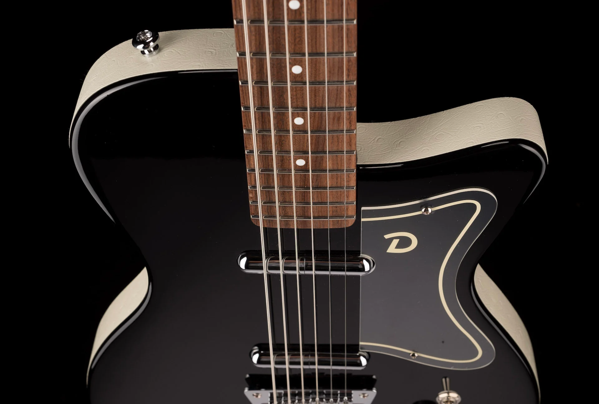 Pre Owned Danelectro U-2 ‘56 Baritone Made in Korea Black - Image 11