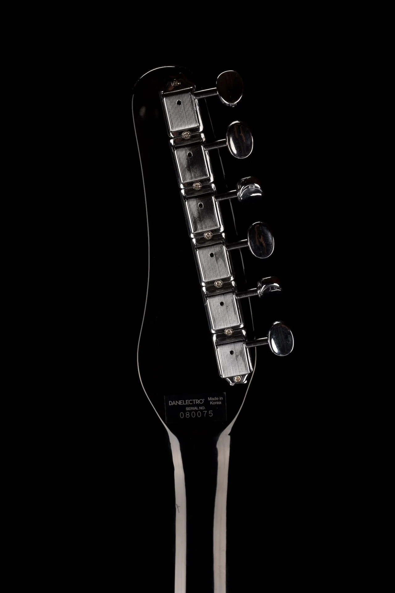 Pre Owned Danelectro U-2 ‘56 Baritone Made in Korea Black - Image 18