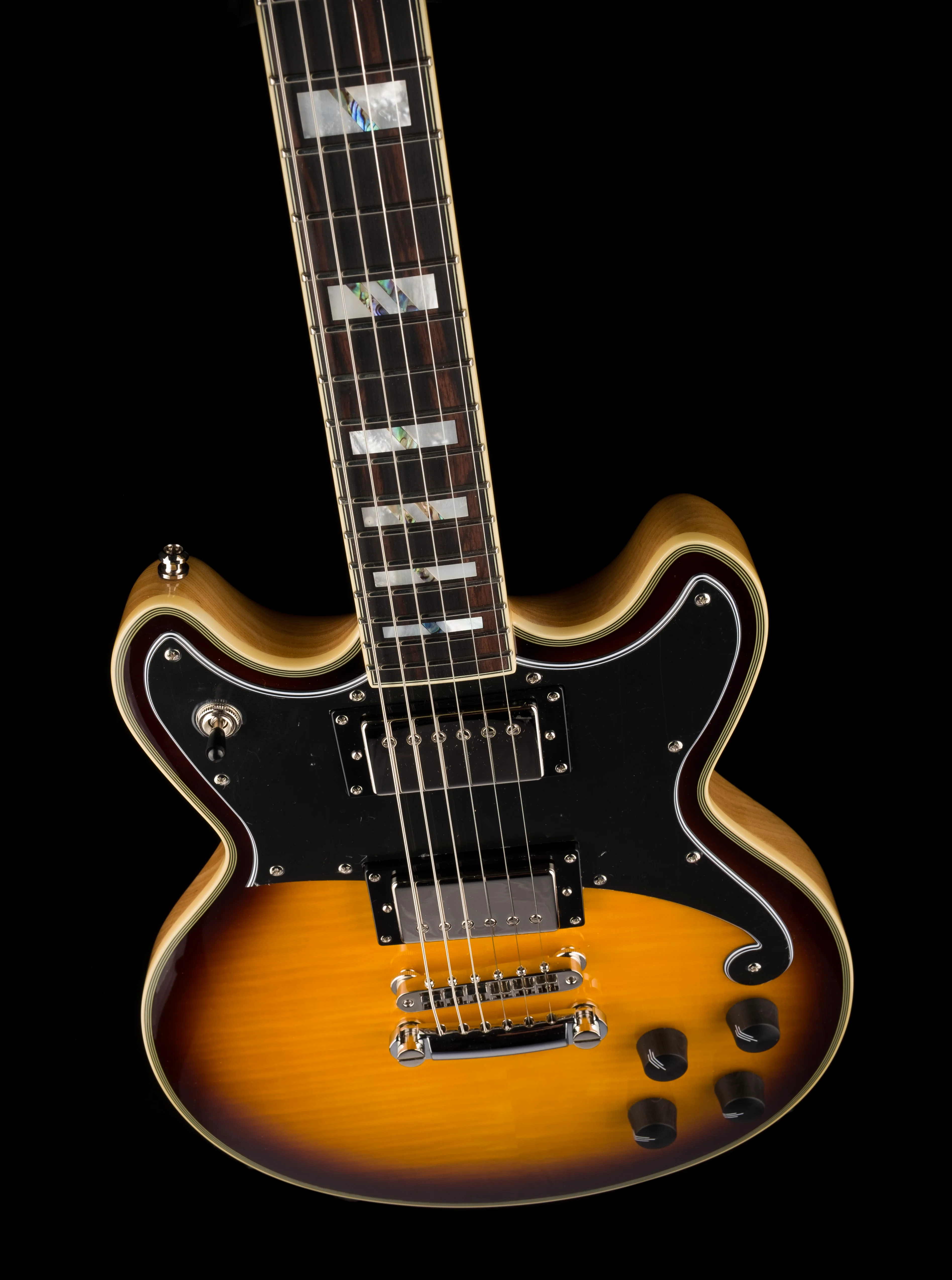 Pre Owned D'Angelico Deluxe Brighton Sunburst With OHSC - Image 4