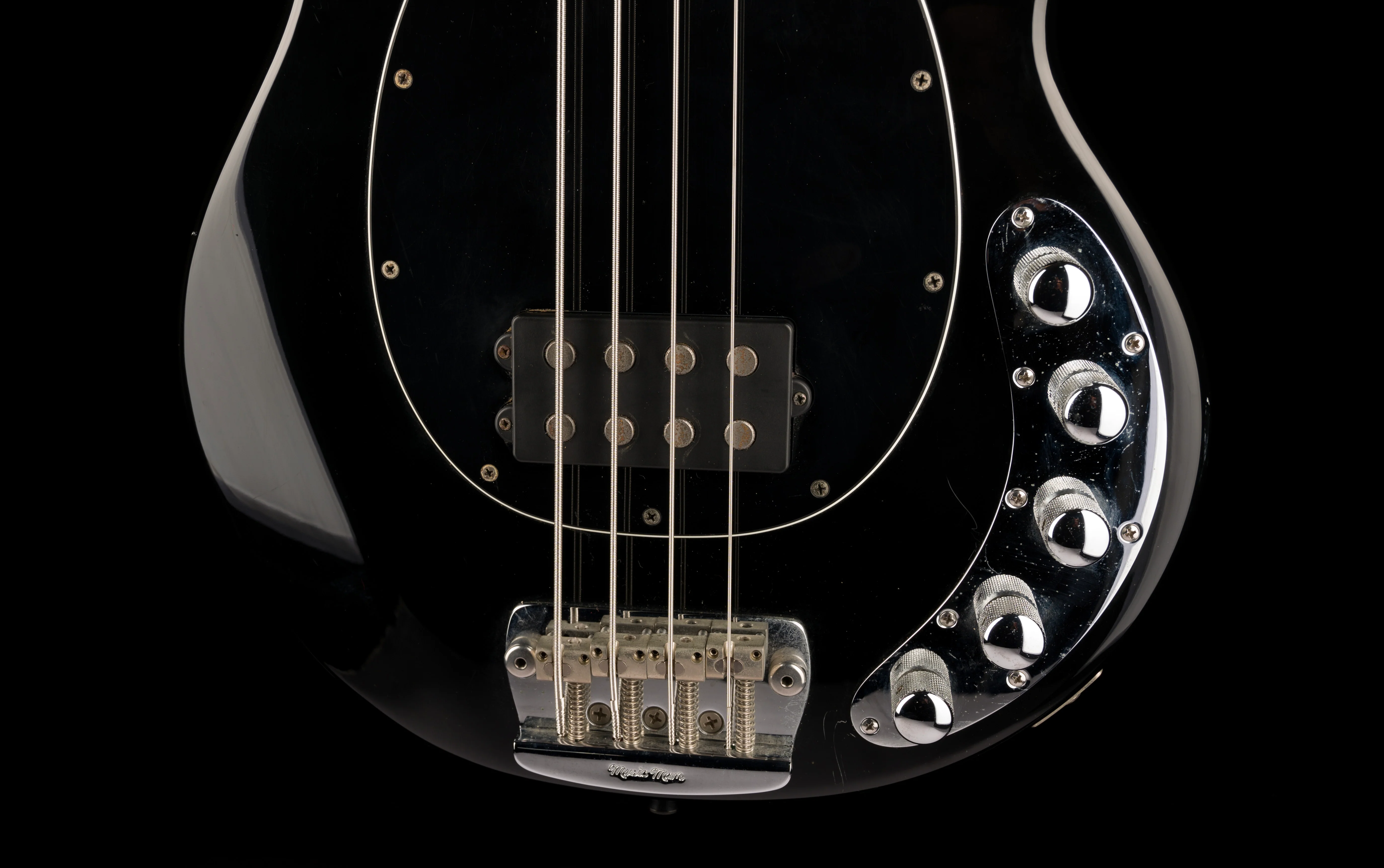 Pre Owned 2006 Ernie Ball Music Man StingRay 3-EQ H Piezo Black With OHSC - Image 5