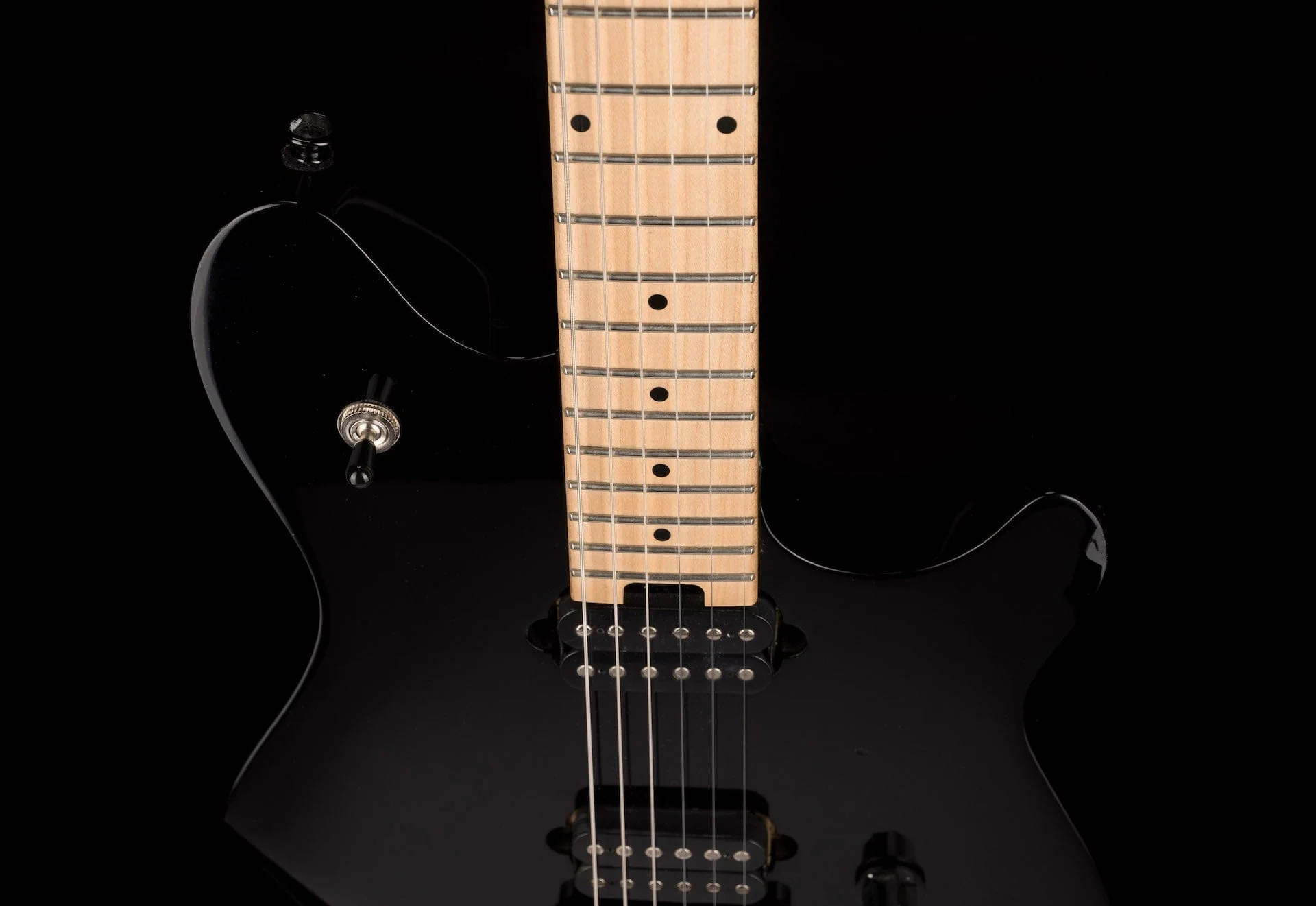 Pre Owned EVH Wolfgang Standard Hardtail HH Black With Gig Bag - Image 3