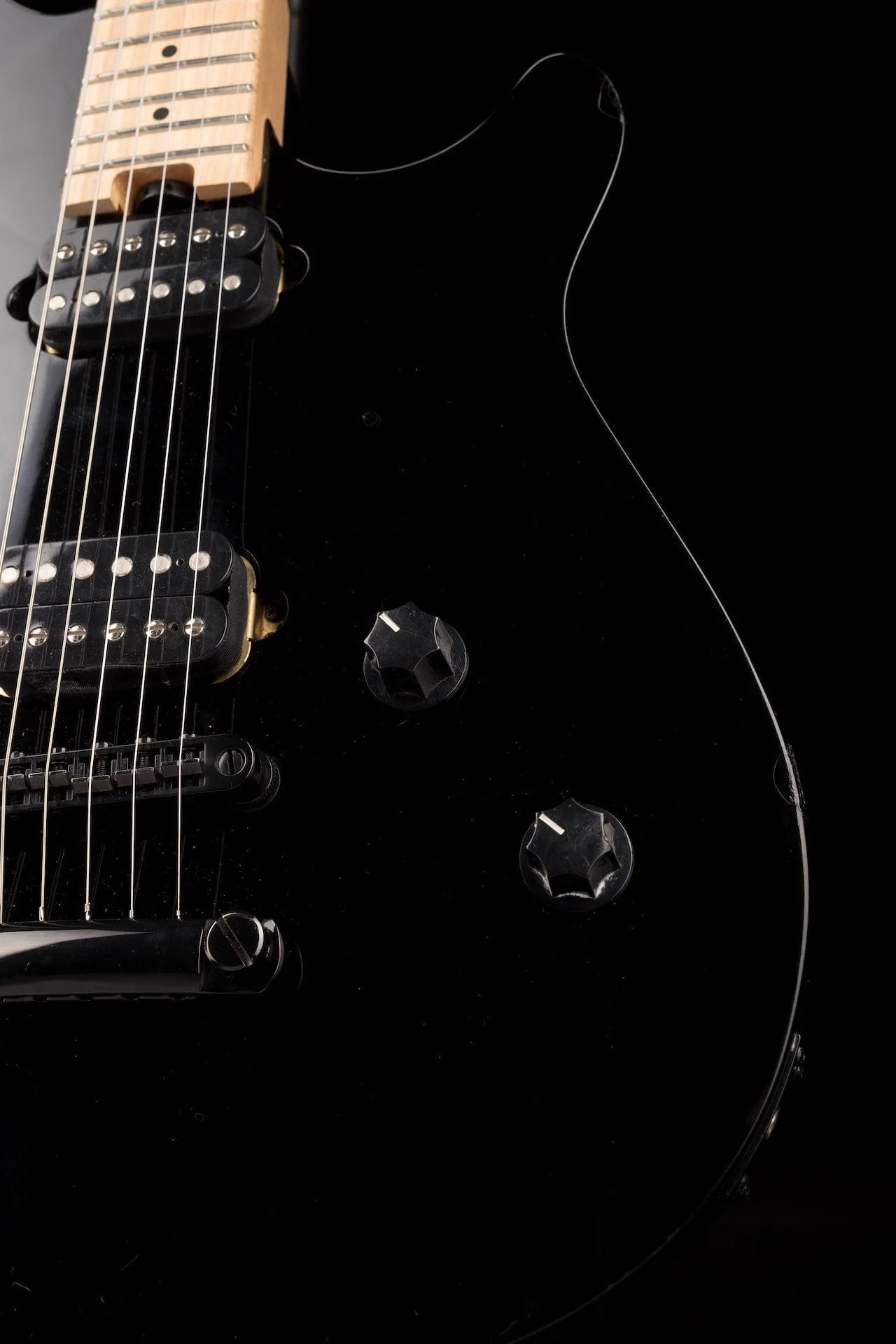 Pre Owned EVH Wolfgang Standard Hardtail HH Black With Gig Bag - Image 7