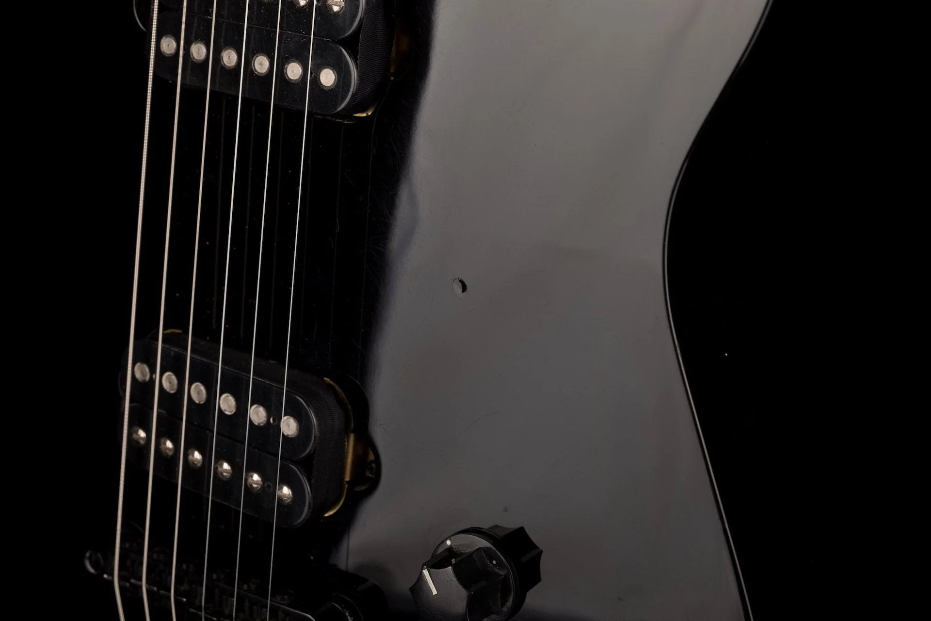 Pre Owned EVH Wolfgang Standard Hardtail HH Black With Gig Bag - Image 8