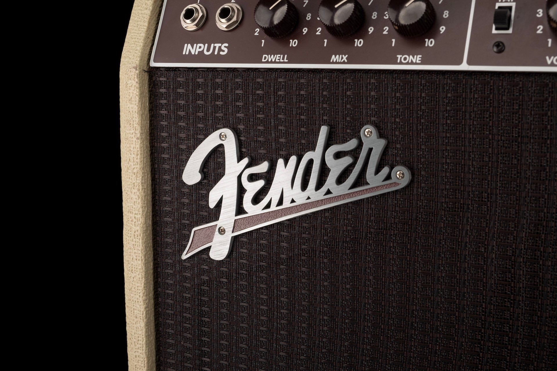 Pre Owned 2013 Fender 20th Anniversary Edition Vibro-King Blonde Guitar Amp Combo - Image 8