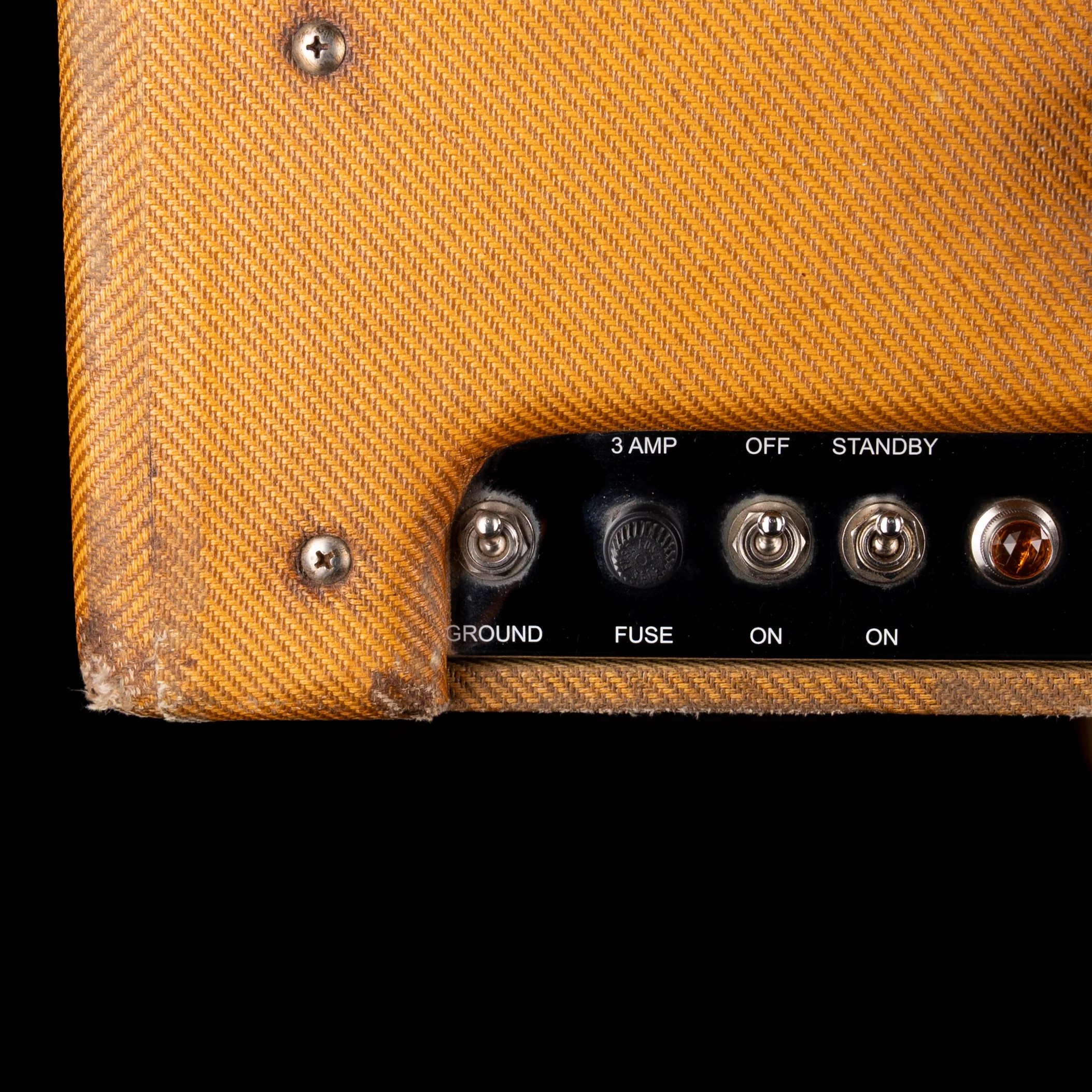 Pre Owned Fender Custom Shop Limited Edition '59 Bassman Relic Lacquered Tweed Modified Tube Guitar Amp Combo with Cover - Image 4