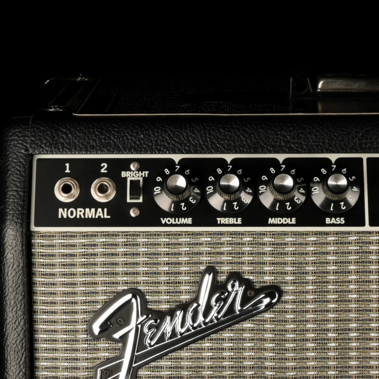 Pre Owned Fender 65 Twin Custom 15 Guitar Amp Combo With Footswitch And Cover - Image 4