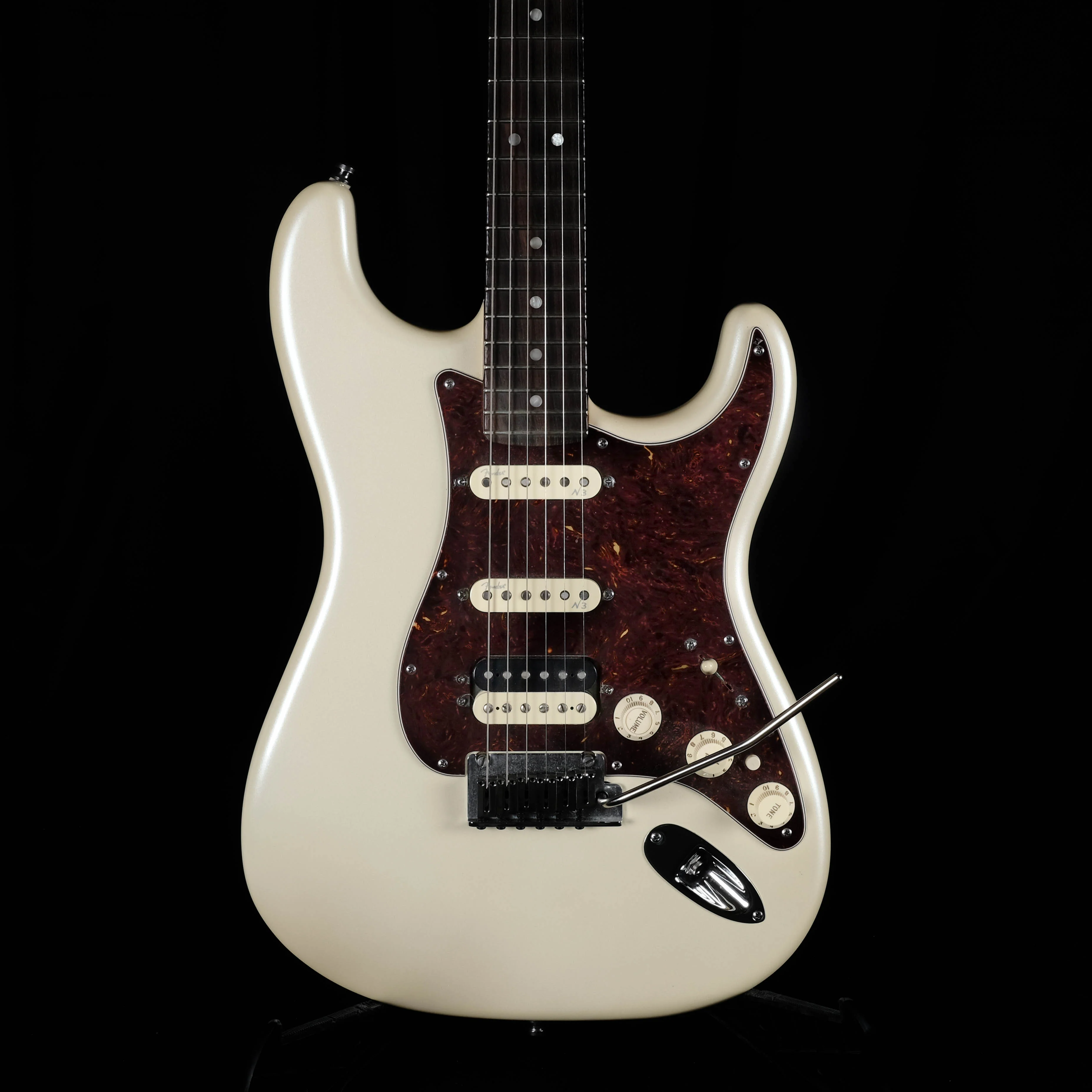 Pre Owned '14 Fender American Deluxe Stratocaster HSS Olympic Pearl Electric Guitar OHSC