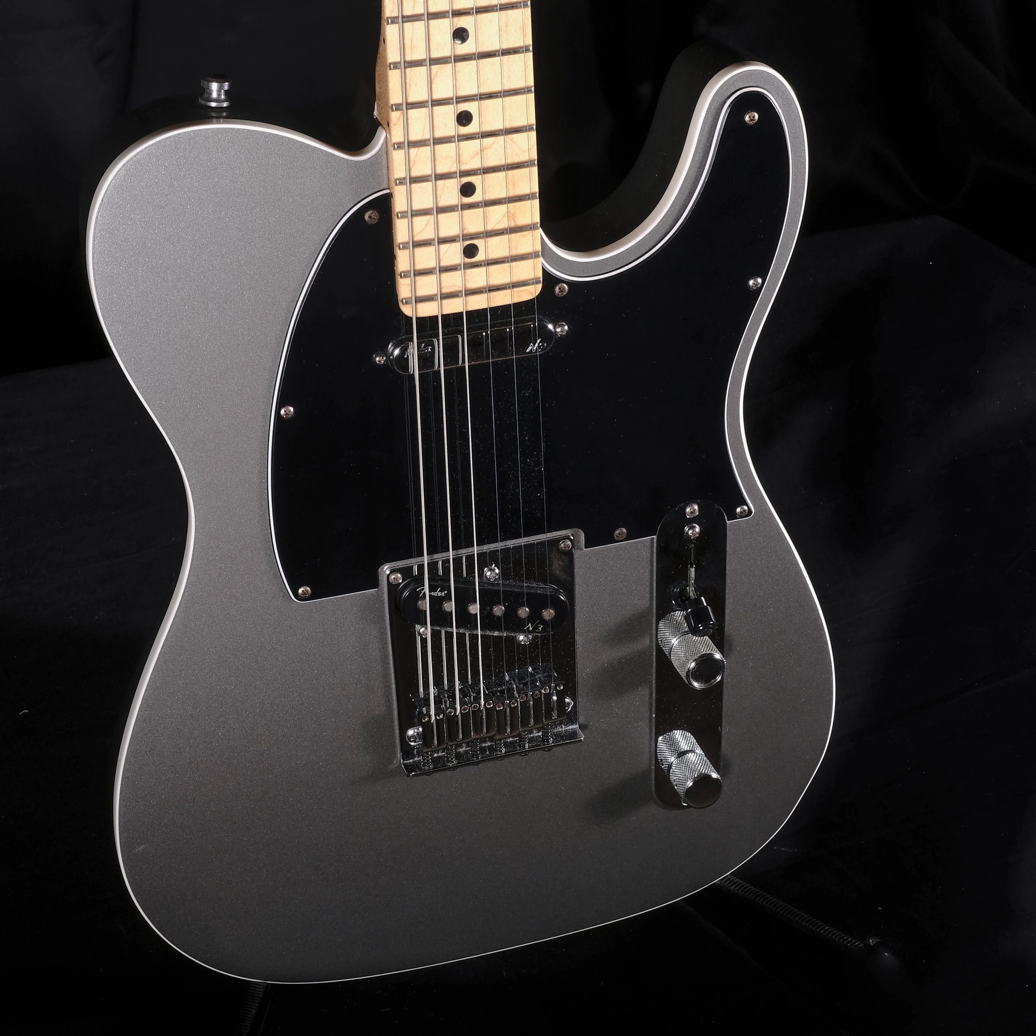 Pre Owned Fender American Deluxe Telecaster Tungsten Silver Electric Guitar OHSC - Image 4