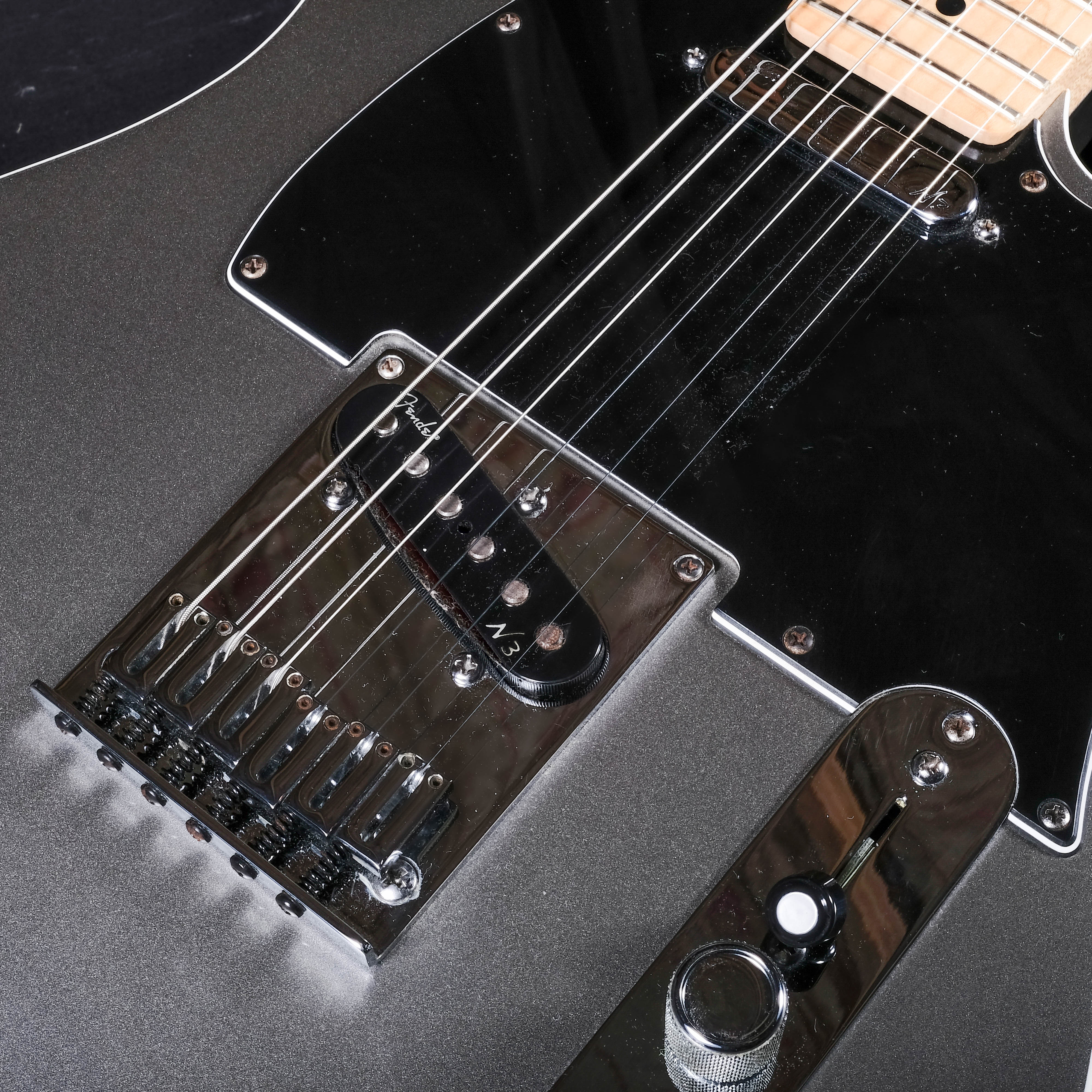 Pre Owned Fender American Deluxe Telecaster Tungsten Silver Electric Guitar OHSC - Image 6
