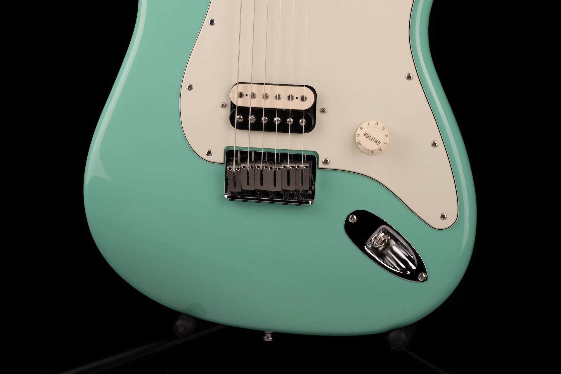Pre Owned '14 Fender American Design Experience Stratocaster Seafoam Green W OHSC - Image 4
