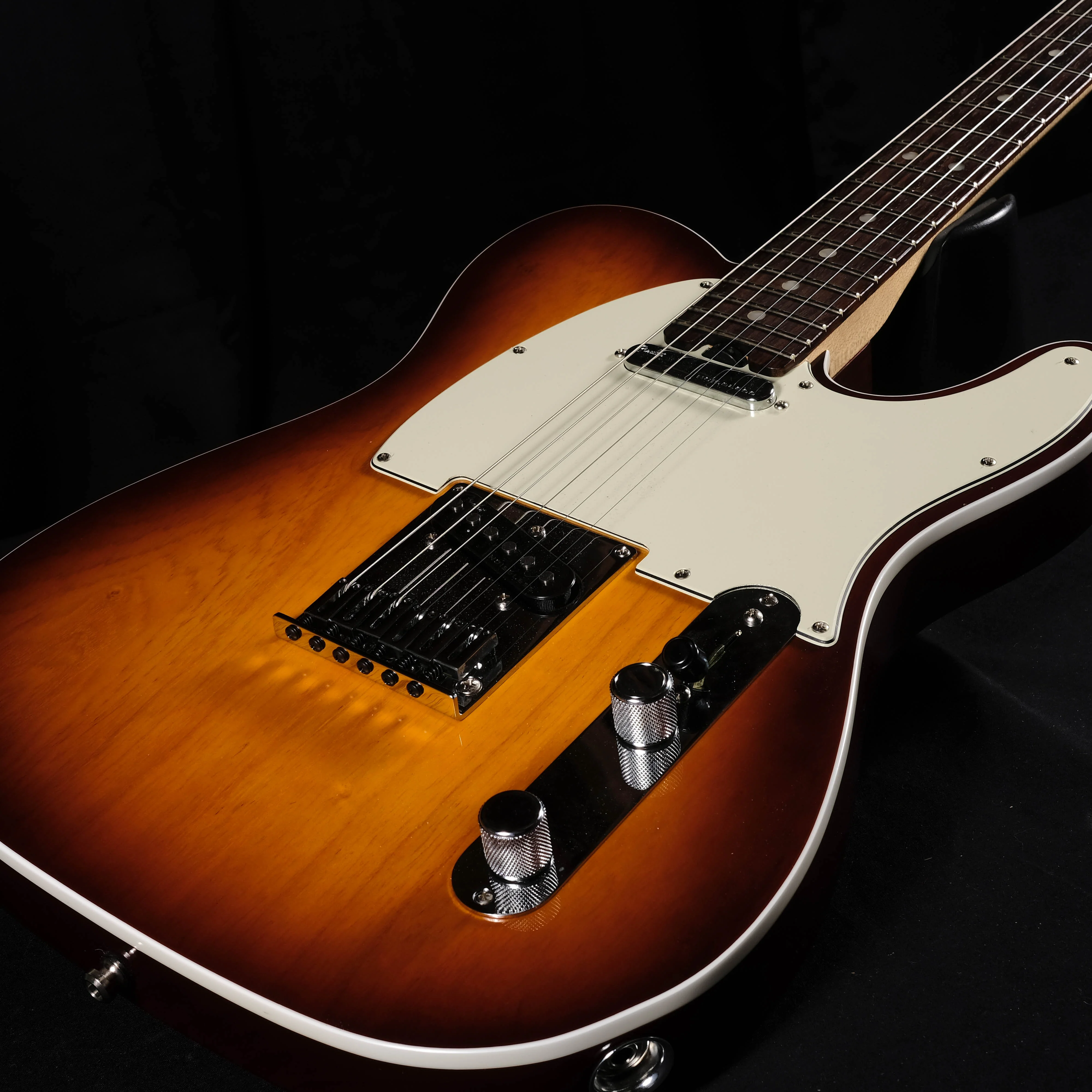 Pre Owned Fender American Elite Telecaster Sunburst Electric Guitar With OHSC - Image 4