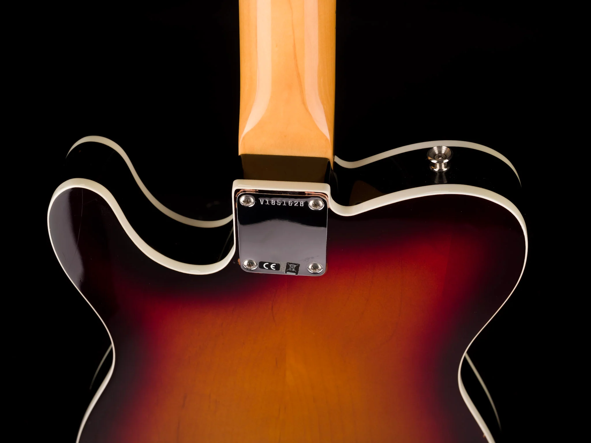 Pre Owned Fender American Original 60s Telecaster 3-Tone Sunburst With Case - Image 16