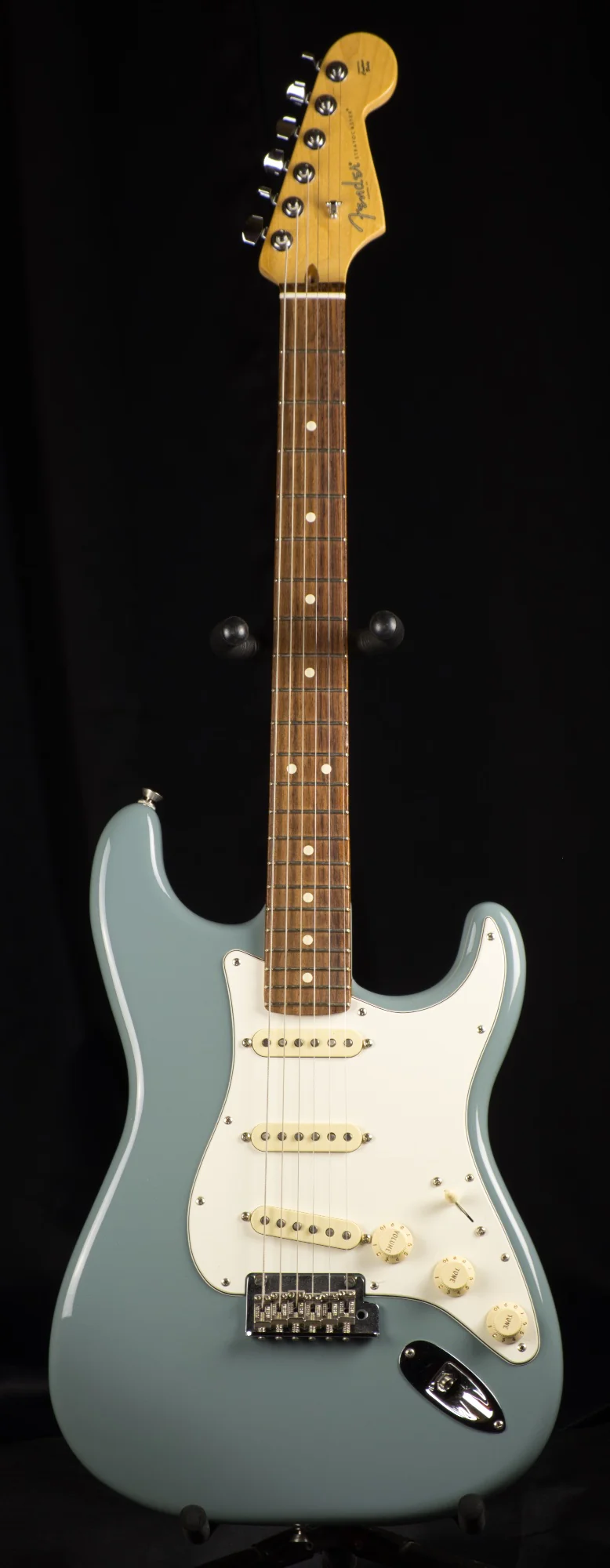 Pre Owned Fender American Pro Stratocaster Rosewood Fingerboard Sonic Gray Electric Guitar With OHSC - Image 2