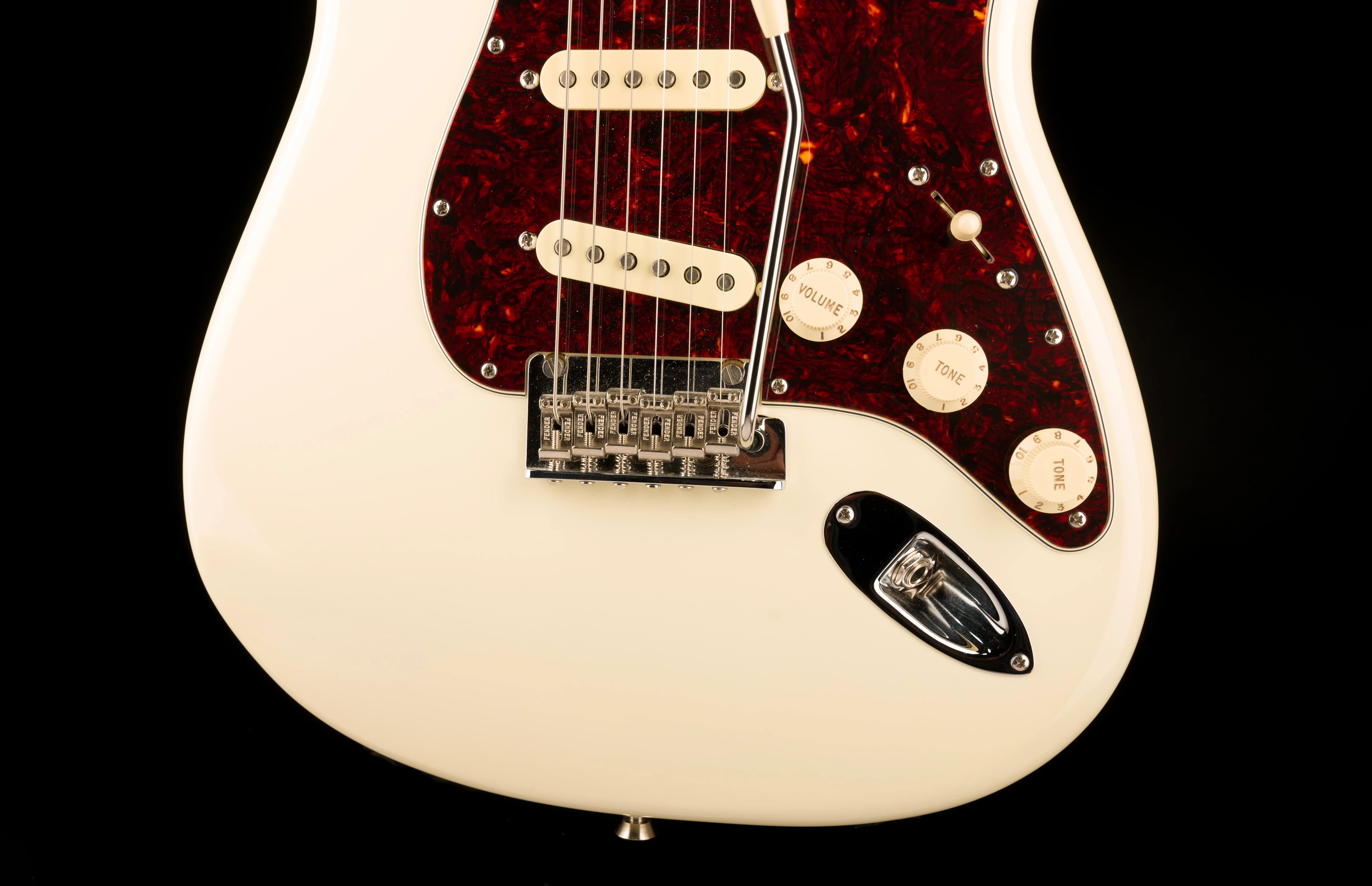 Pre Owned Fender American Professional II Stratocaster Olympic White With Player Series Maple Neck With HSC - Image 5