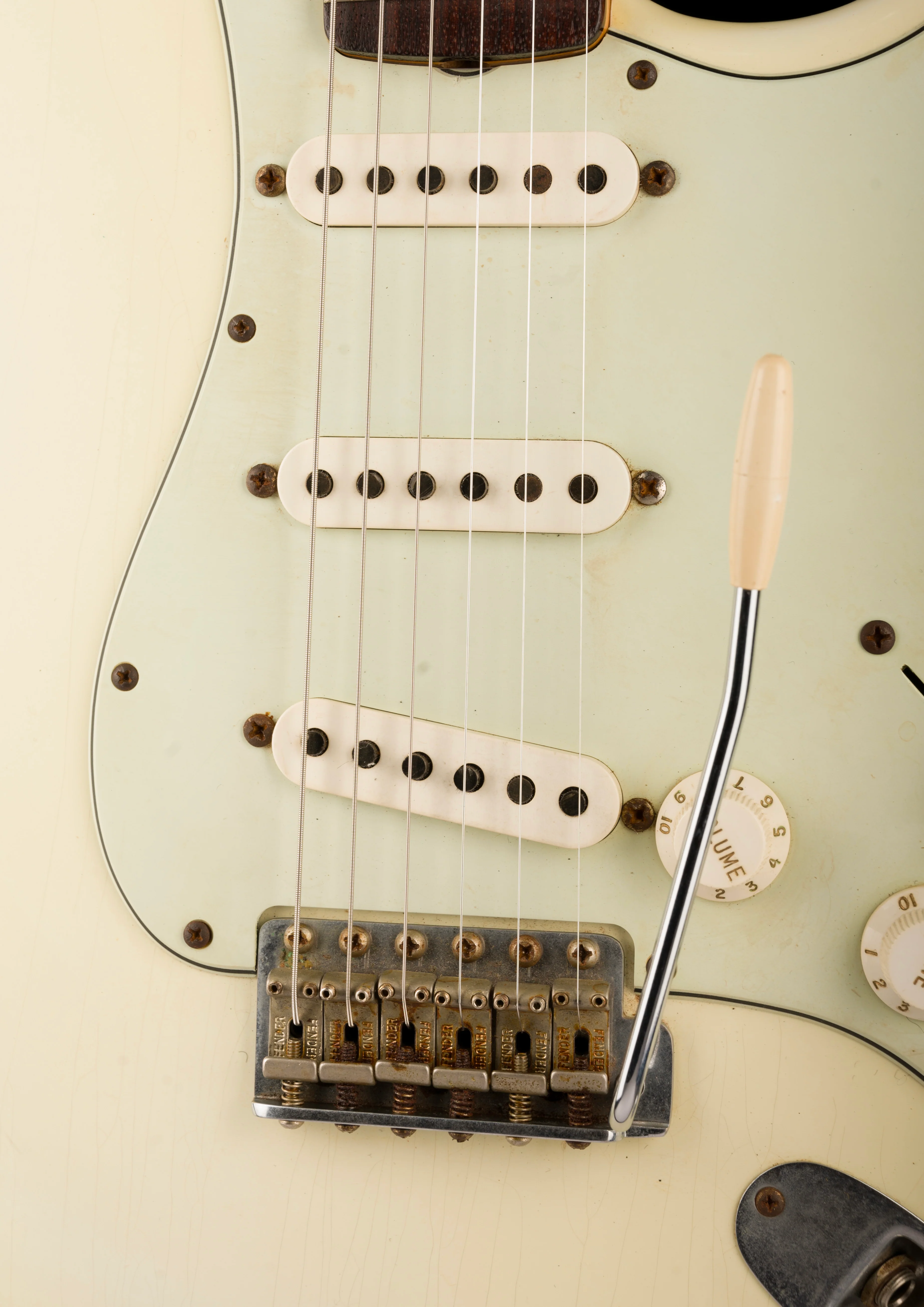 Pre Owned Fender Custom Shop 1960 Stratocaster Relic Olympic White With OHSC - Image 7