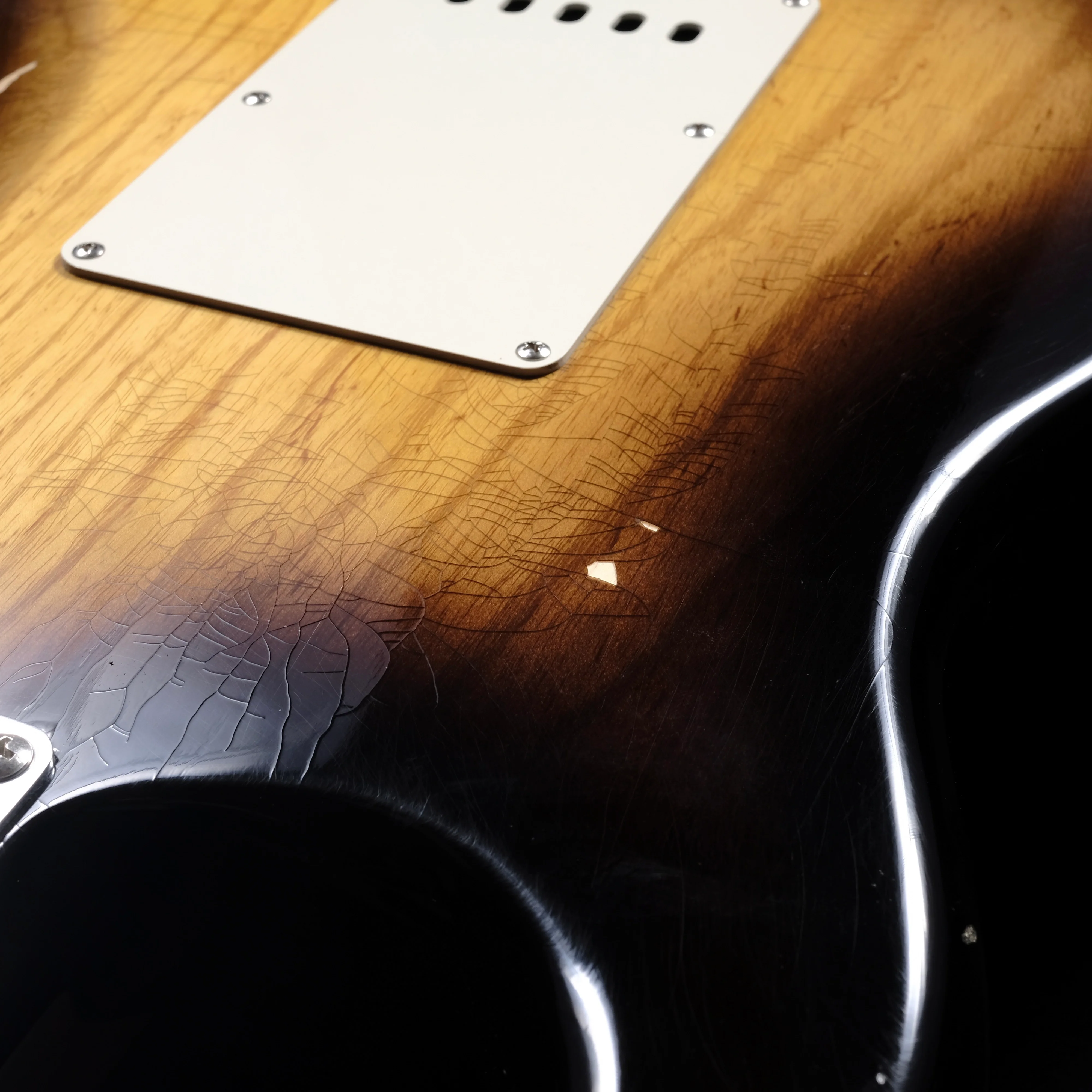 Pre Owned '13 Fender Custom Shop '55 Closet Classic Stratocaster 2 Tone Sunburst C of A OHSC - Image 13