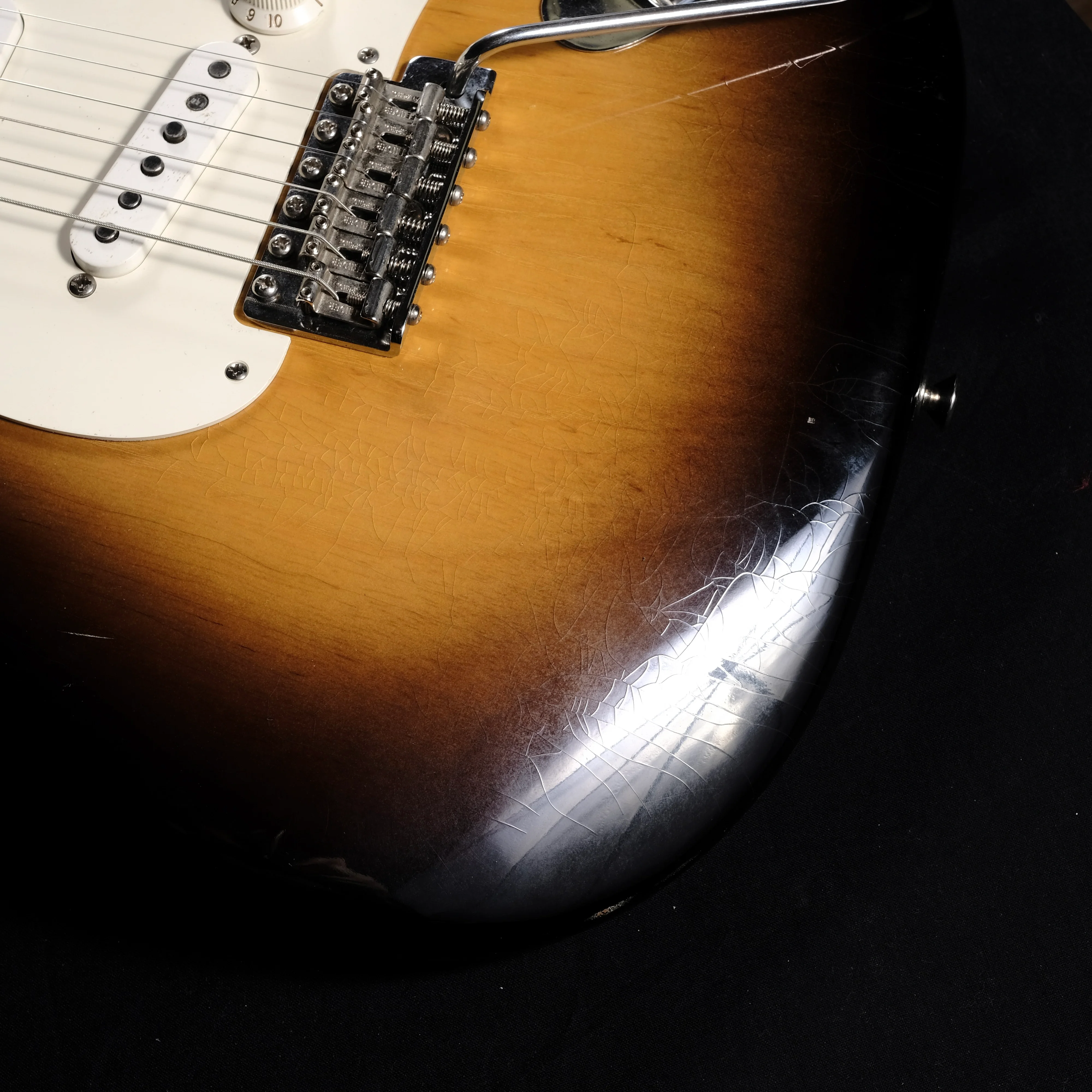 Pre Owned '13 Fender Custom Shop '55 Closet Classic Stratocaster 2 Tone Sunburst C of A OHSC - Image 6