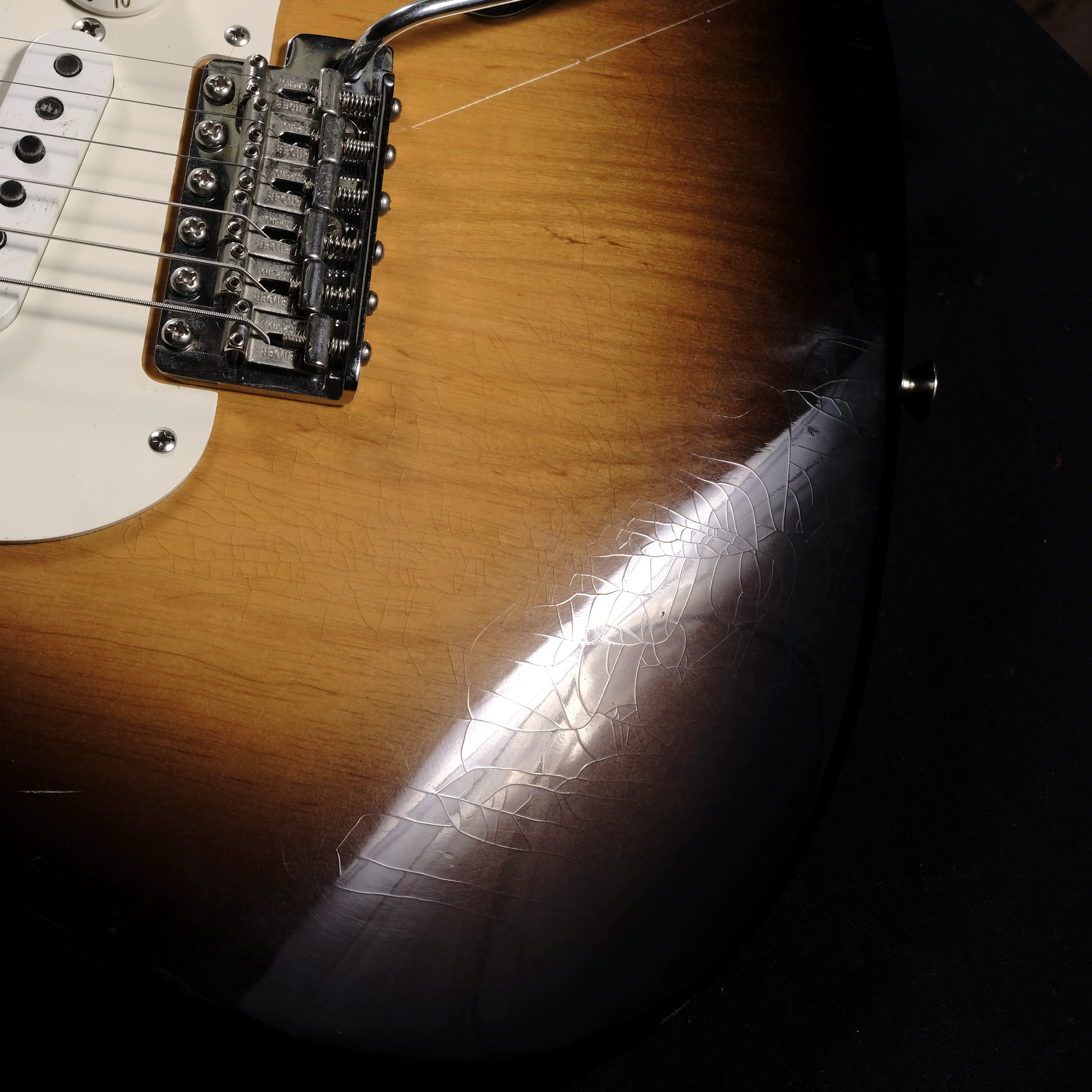 Pre Owned '13 Fender Custom Shop '55 Closet Classic Stratocaster 2 Tone Sunburst C of A OHSC - Image 8