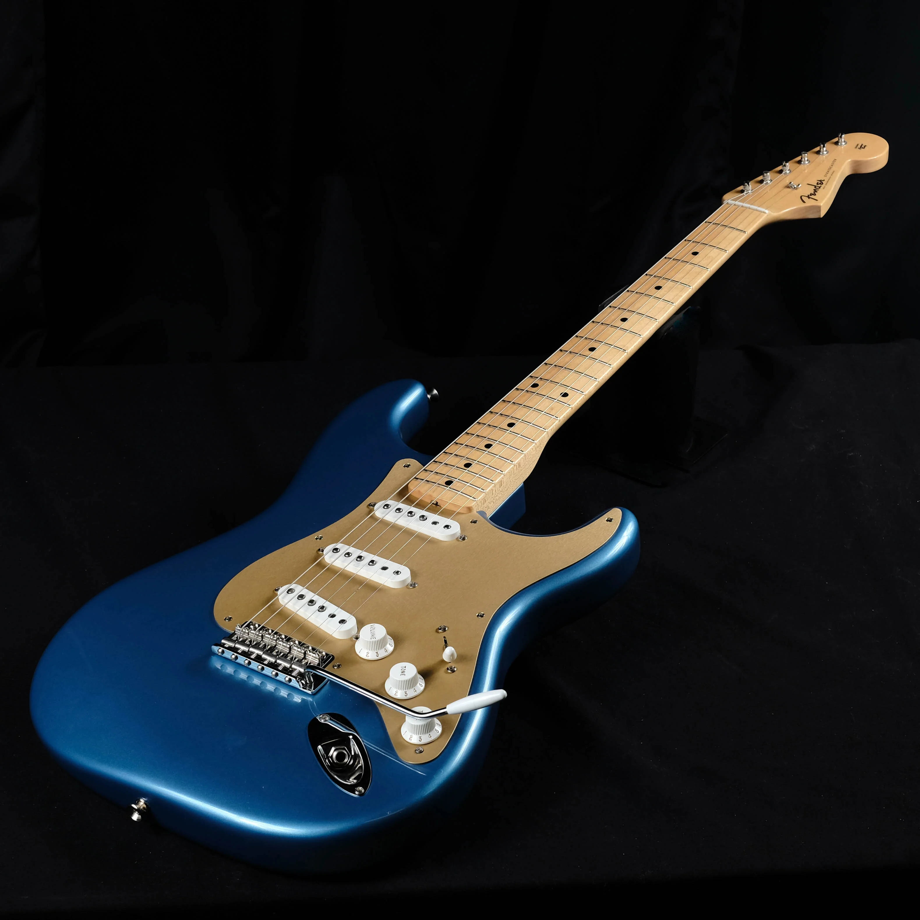 Pre Owned Fender Custom Shop '56 NOS Stratocaster Lake Placid Blue Anodized Guard With OHSC - Image 4