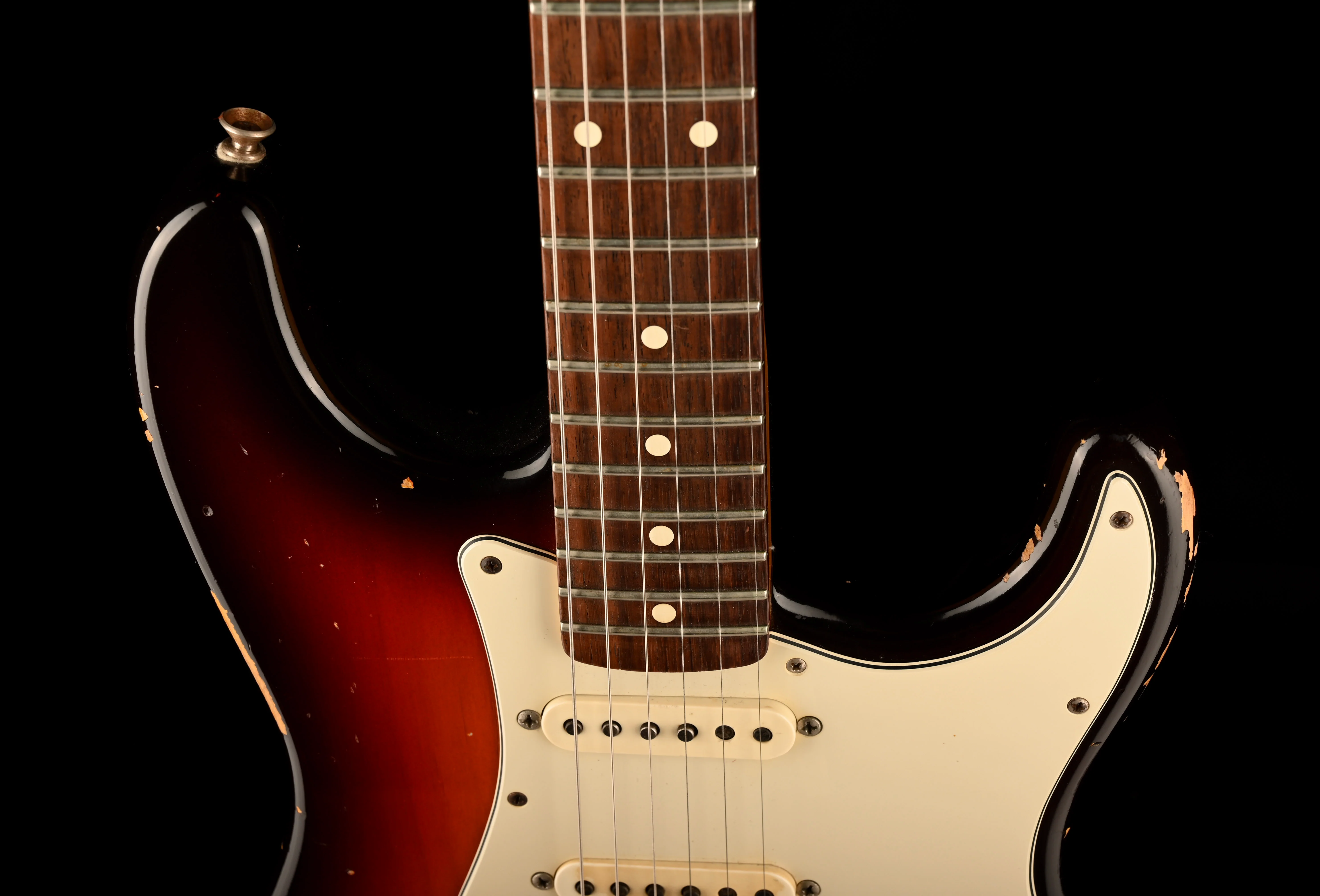 Pre Owned '97 Fender Custom Shop 60's Vince Cunetto Relic Stratocaster 3-Tone Sunburst With Case - Image 3