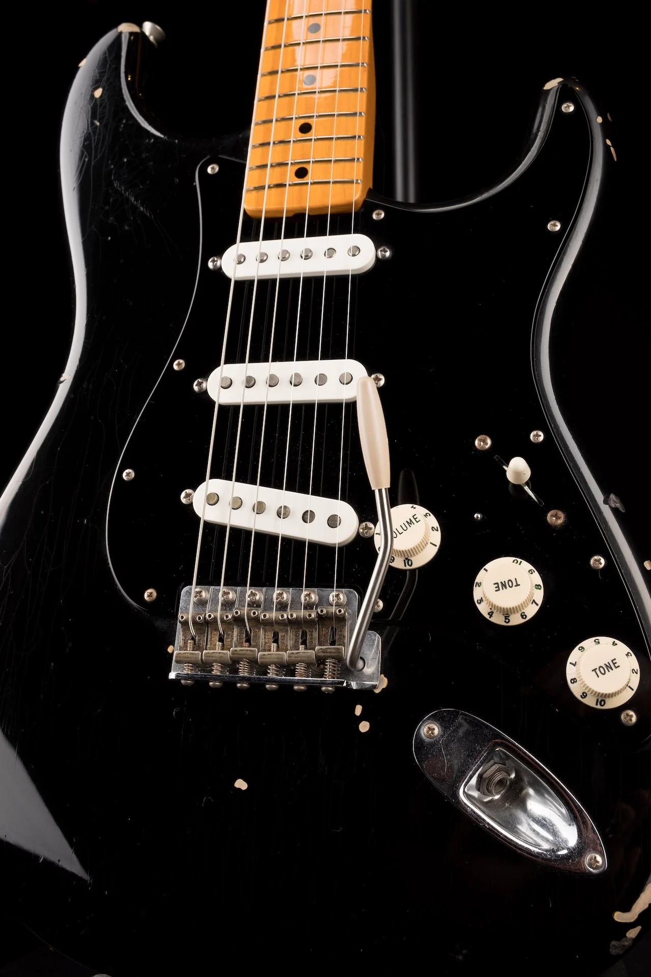 Pre-Owned Fender Custom Shop David Gilmour Stratocaster Relic Black over 3-Tone Sunburst - Image 10