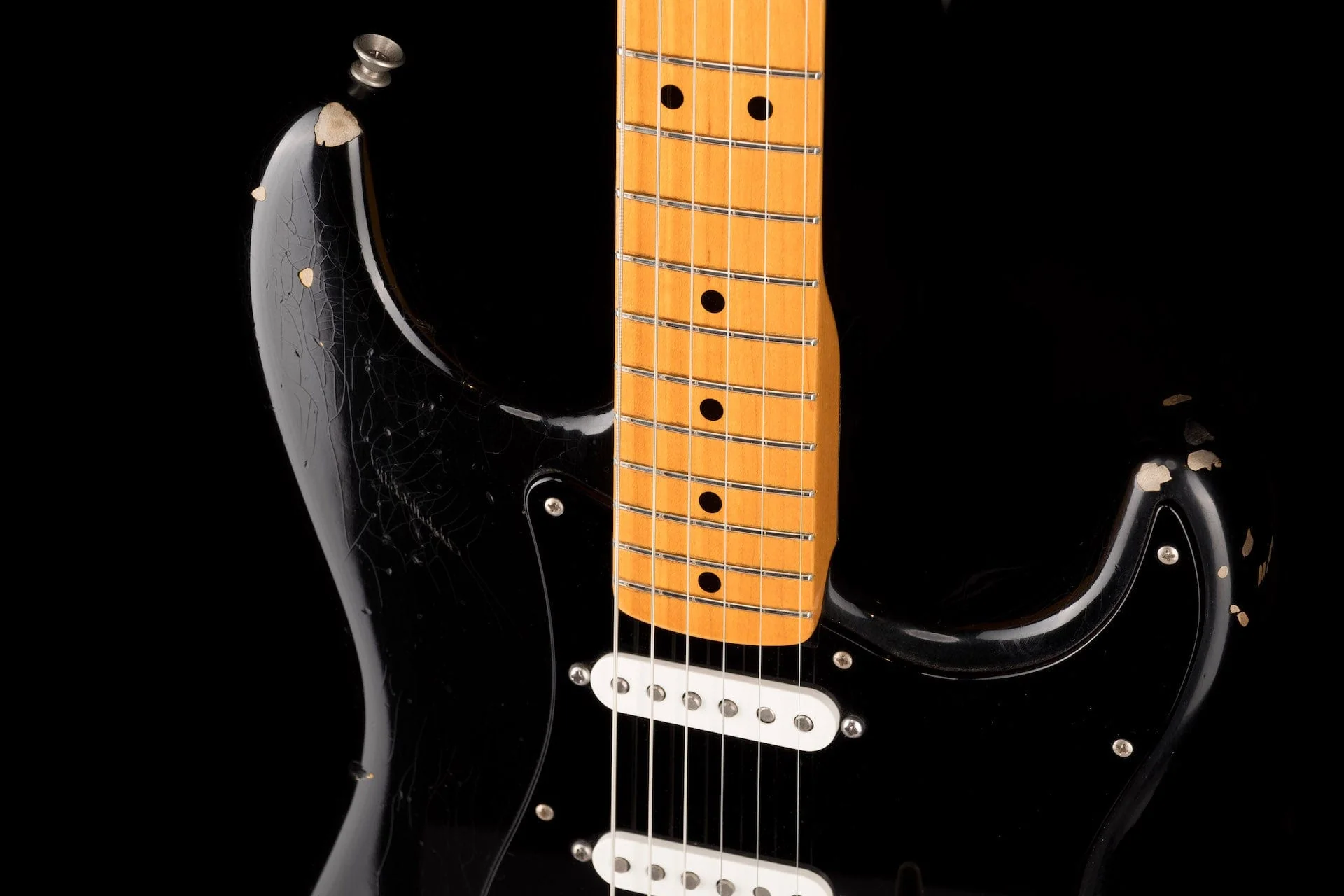 Pre-Owned Fender Custom Shop David Gilmour Stratocaster Relic Black over 3-Tone Sunburst - Image 3