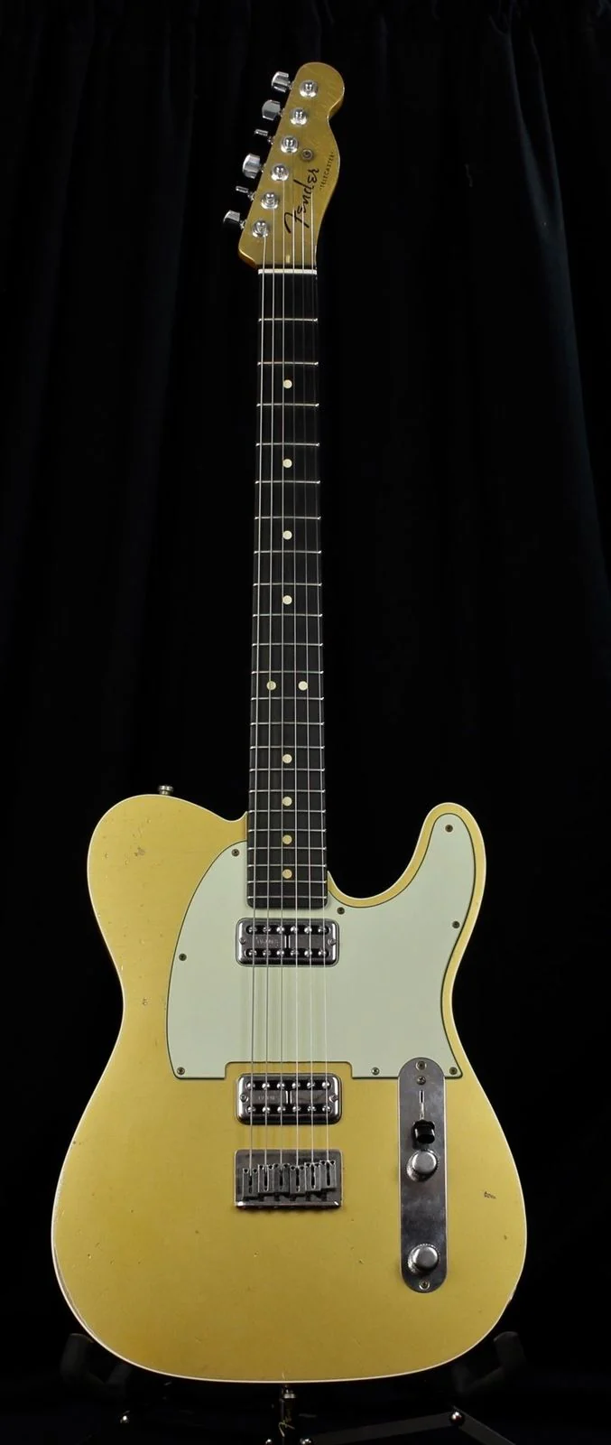 Pre Owned 2013 Fender Custom Shop Double TV Jones Relic Telecaster Gold Top OHSC & C of A - Image 2
