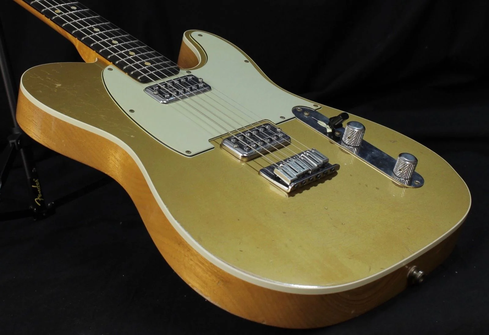 Pre Owned 2013 Fender Custom Shop Double TV Jones Relic Telecaster Gold Top OHSC & C of A - Image 3