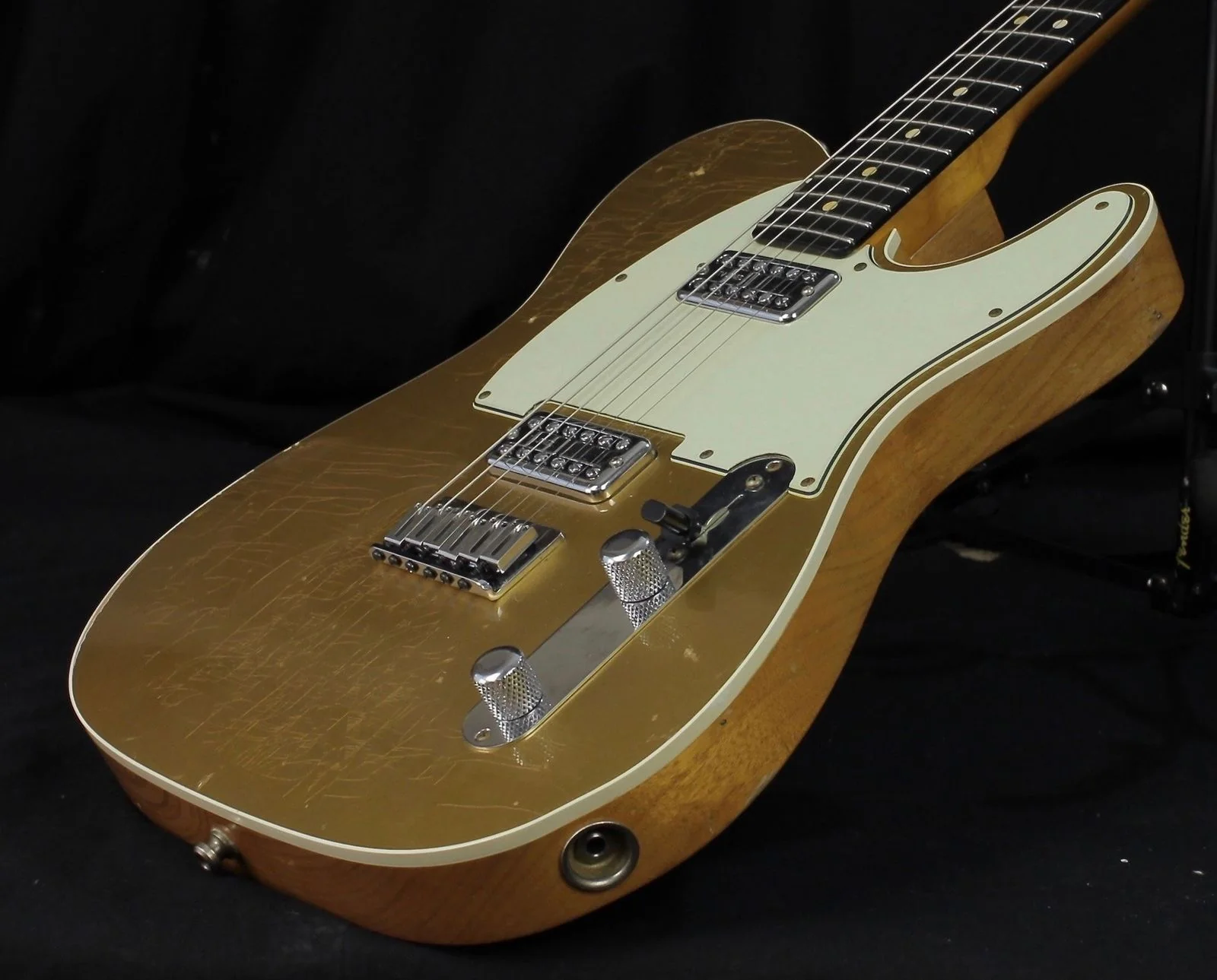 Pre Owned 2013 Fender Custom Shop Double TV Jones Relic Telecaster Gold Top OHSC & C of A - Image 4