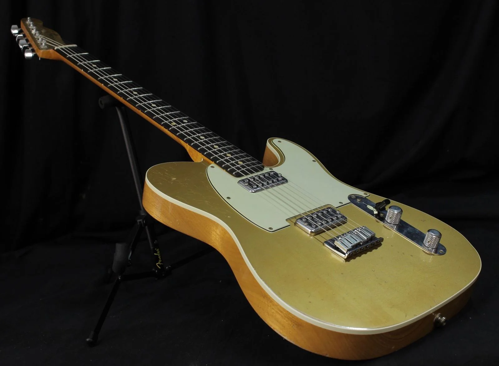 Pre Owned 2013 Fender Custom Shop Double TV Jones Relic Telecaster Gold Top OHSC & C of A - Image 5