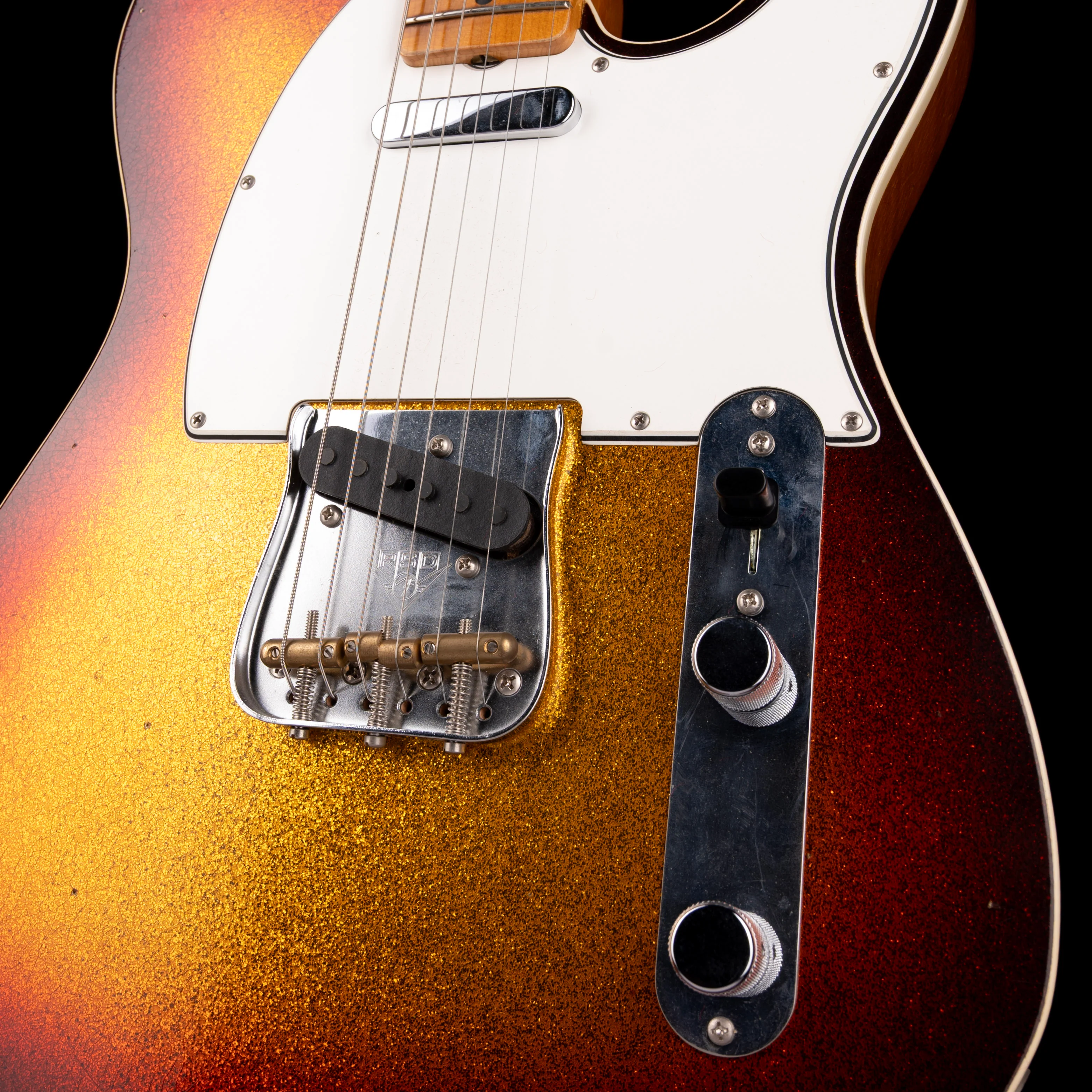 Pre Owned Fender Custom Shop Limited Edition Postmodern Telecaster Journeyman Relic 3-Tone Sunburst Sparkle With OHSC - Image 5