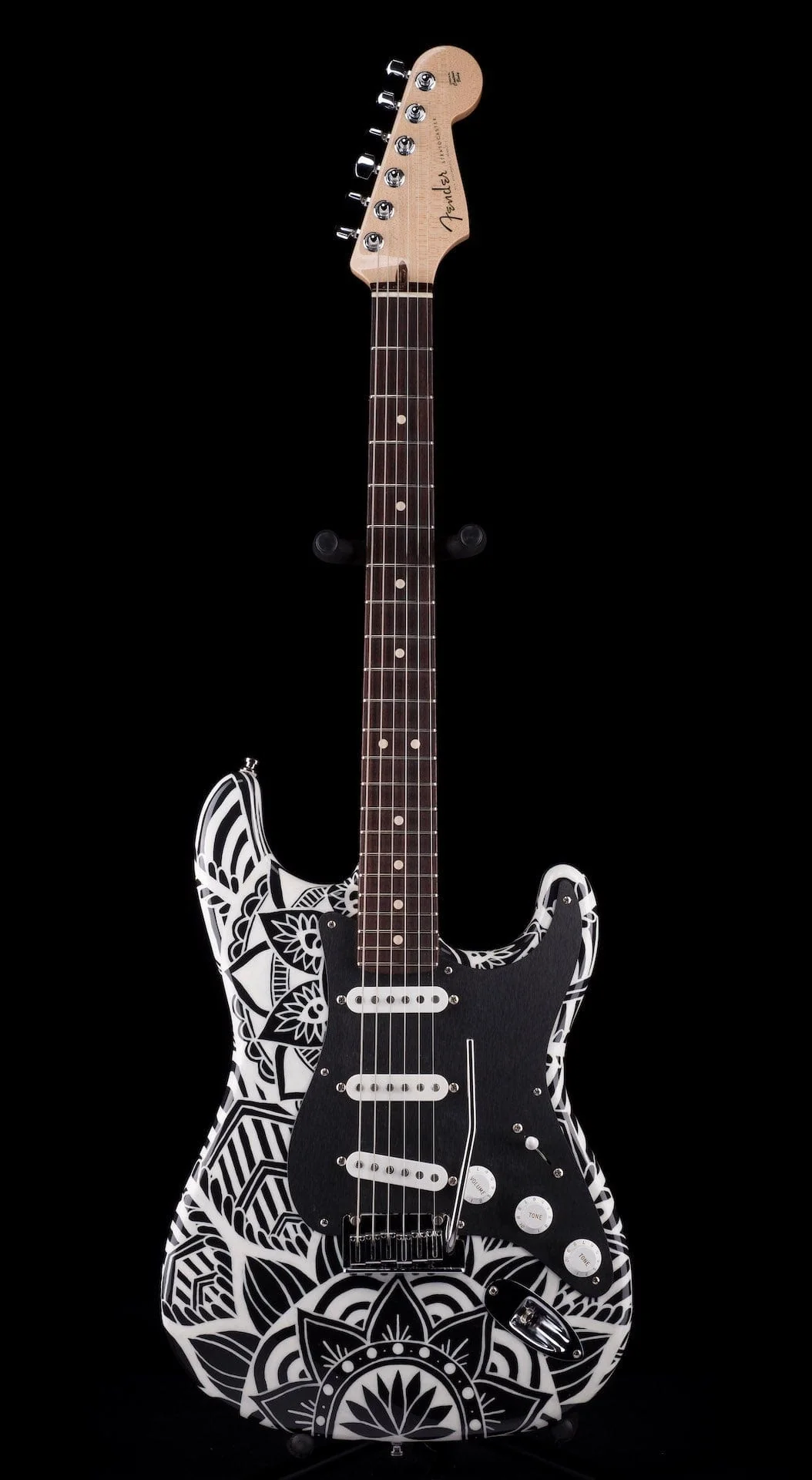 Pre-Owned Fender Artist Series Custom Shop Masterbuilt Greg Fessler Madison Roy "Arctic" Stratocaster - Image 2