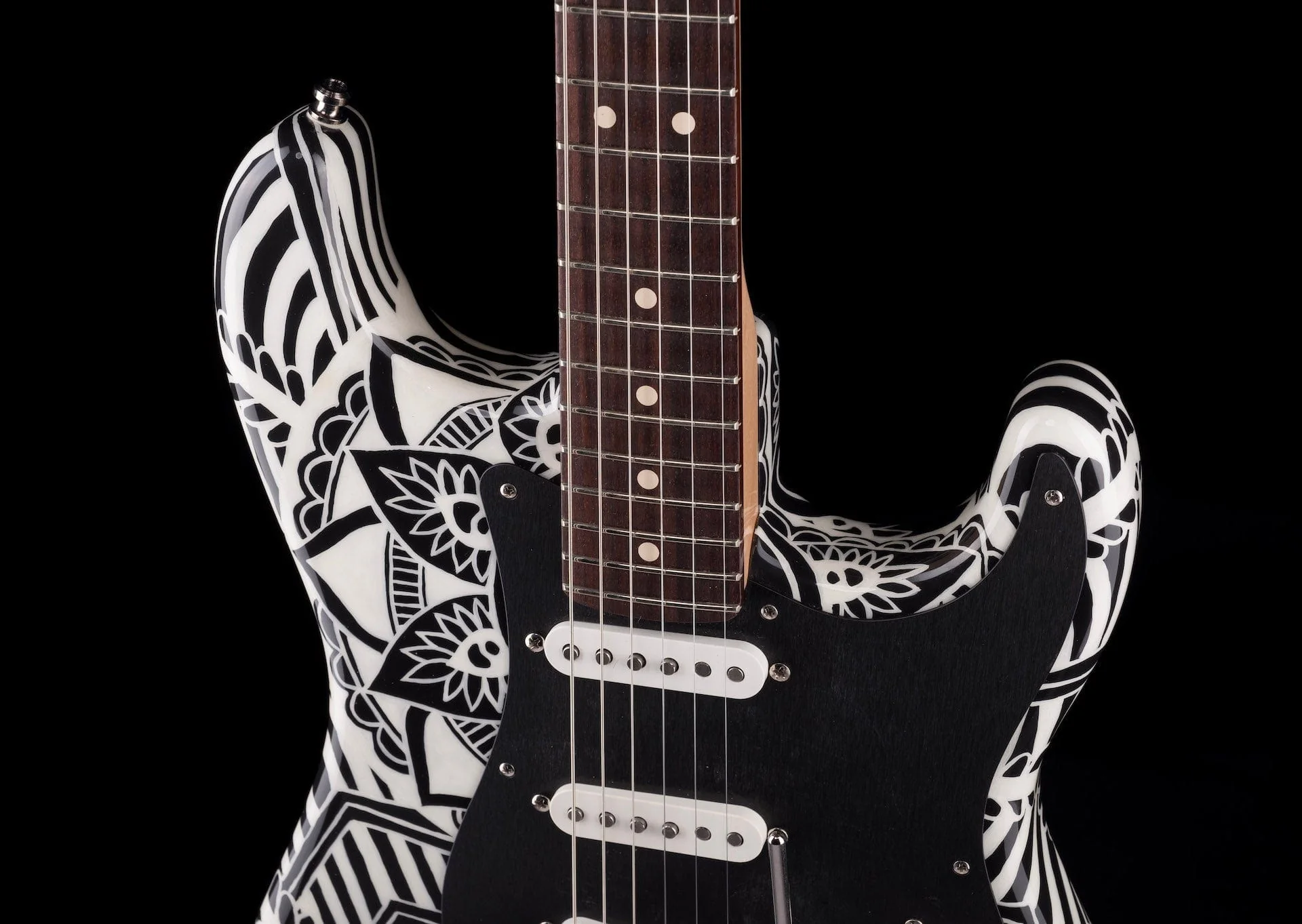 Pre-Owned Fender Artist Series Custom Shop Masterbuilt Greg Fessler Madison Roy "Arctic" Stratocaster - Image 3