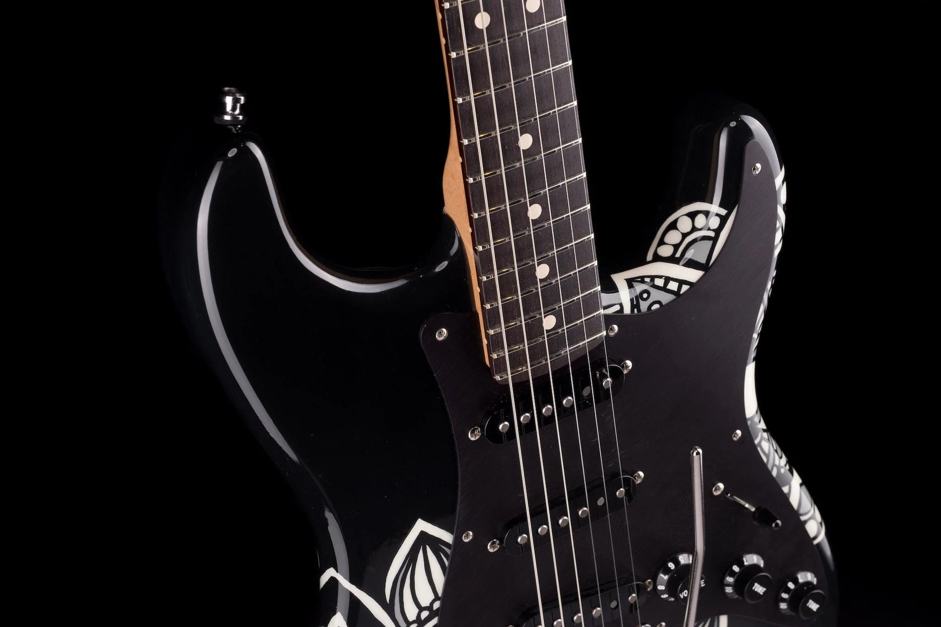 Pre-Owned Fender Artist Series Custom Shop Masterbuilt Greg Fessler Madison Roy Nightshade Strat Electric Guitar - Image 10