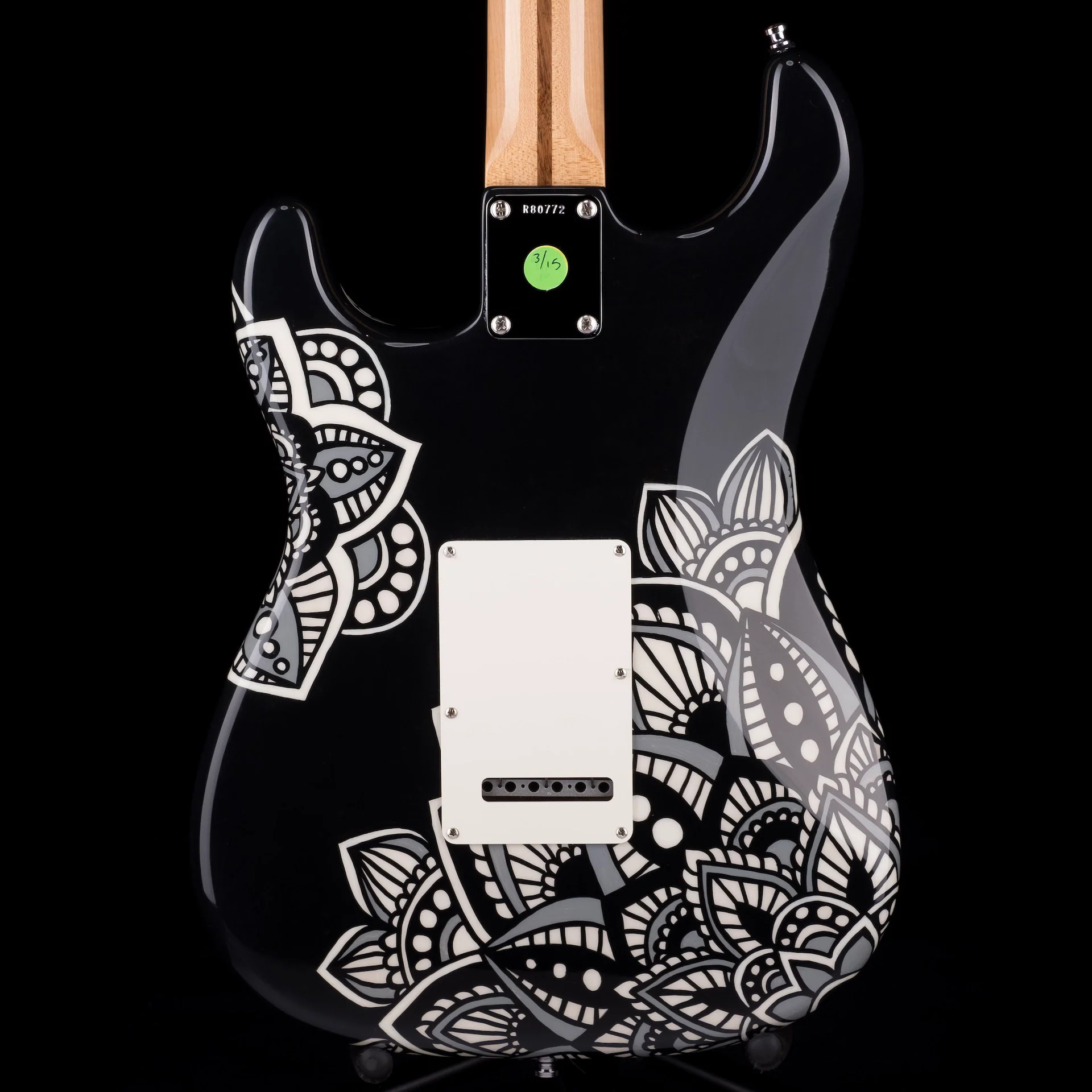 Pre-Owned Fender Artist Series Custom Shop Masterbuilt Greg Fessler Madison Roy Nightshade Strat Electric Guitar - Image 13