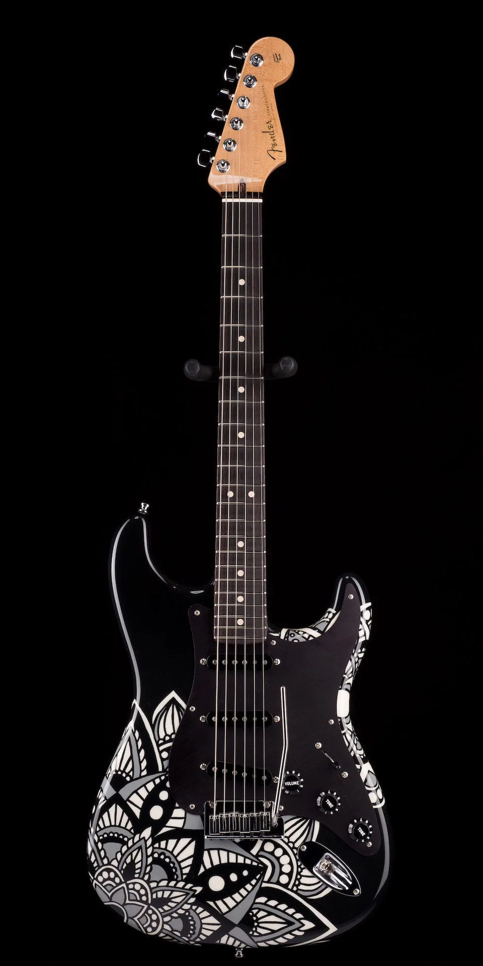 Pre-Owned Fender Artist Series Custom Shop Masterbuilt Greg Fessler Madison Roy Nightshade Strat Electric Guitar - Image 2