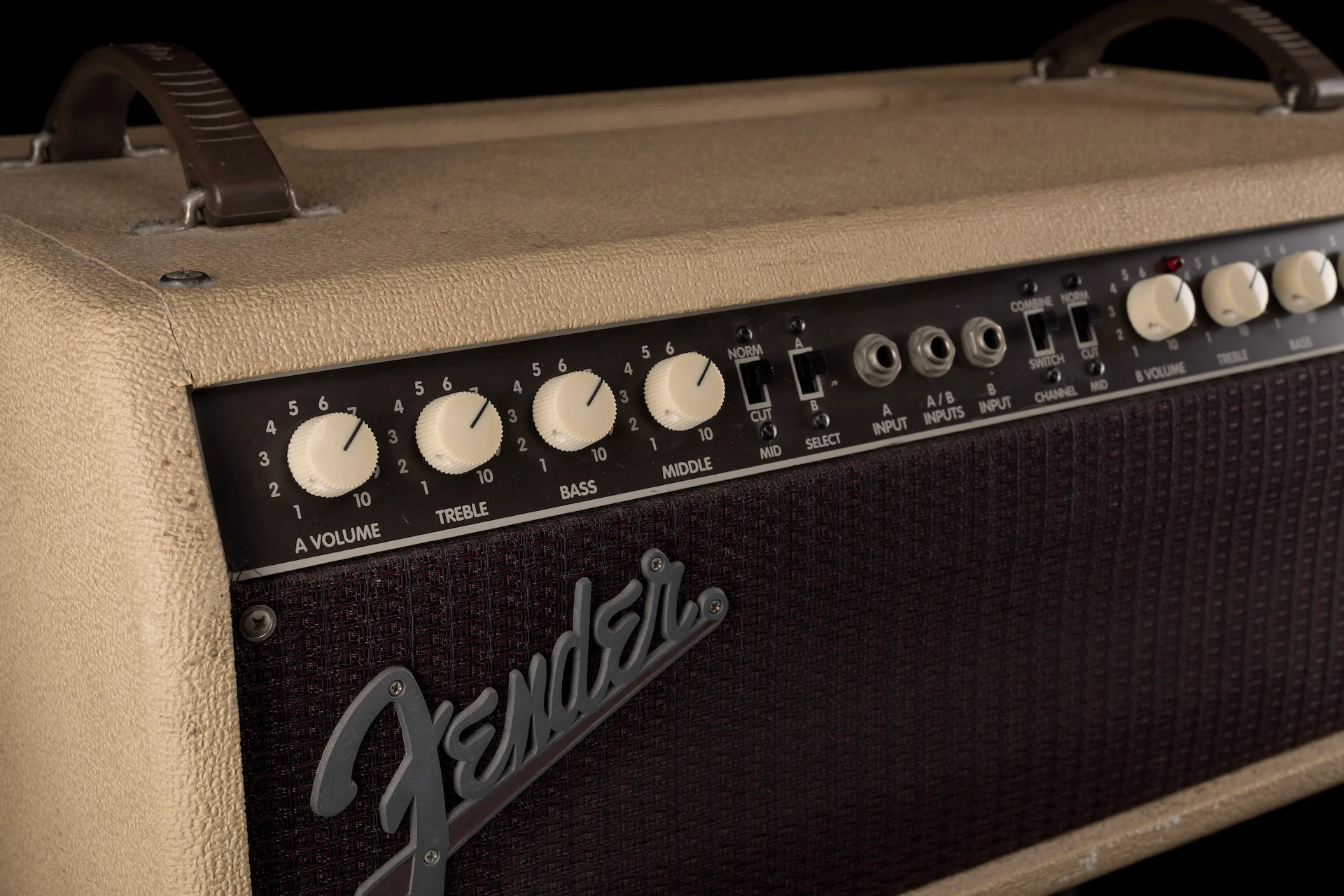 Pre Owned Fender Custom Shop Rumble 300 Watt Tube Bass Guitar Head - Image 7