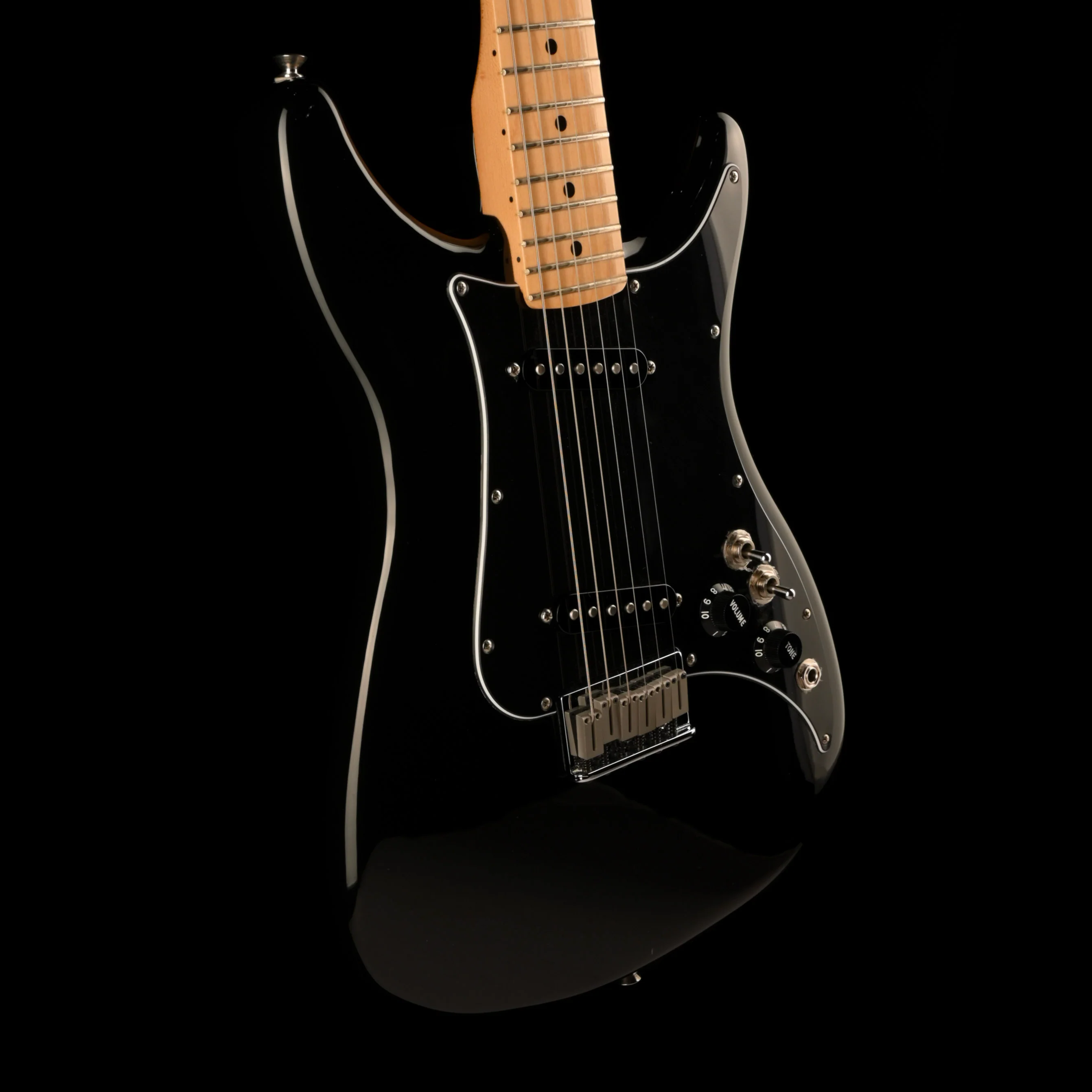 Pre Owned Fender Lead II Black Electric Guitar With Gig Bag - Image 7