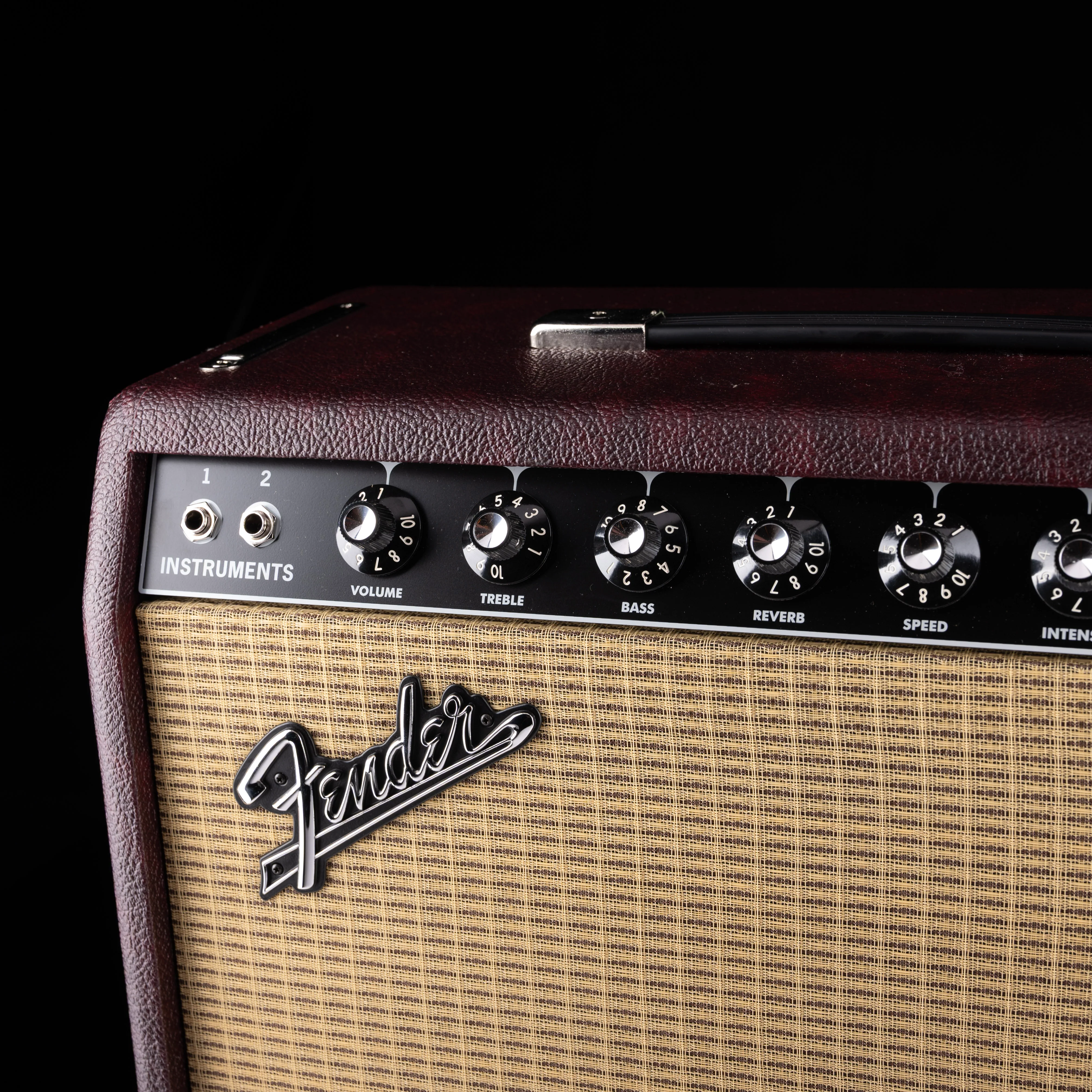 Pre Owned Fender Limited Edition ‘65 Princeton Reverb Bordeaux Reserve Guitar Amp Combo With Cover - Image 3