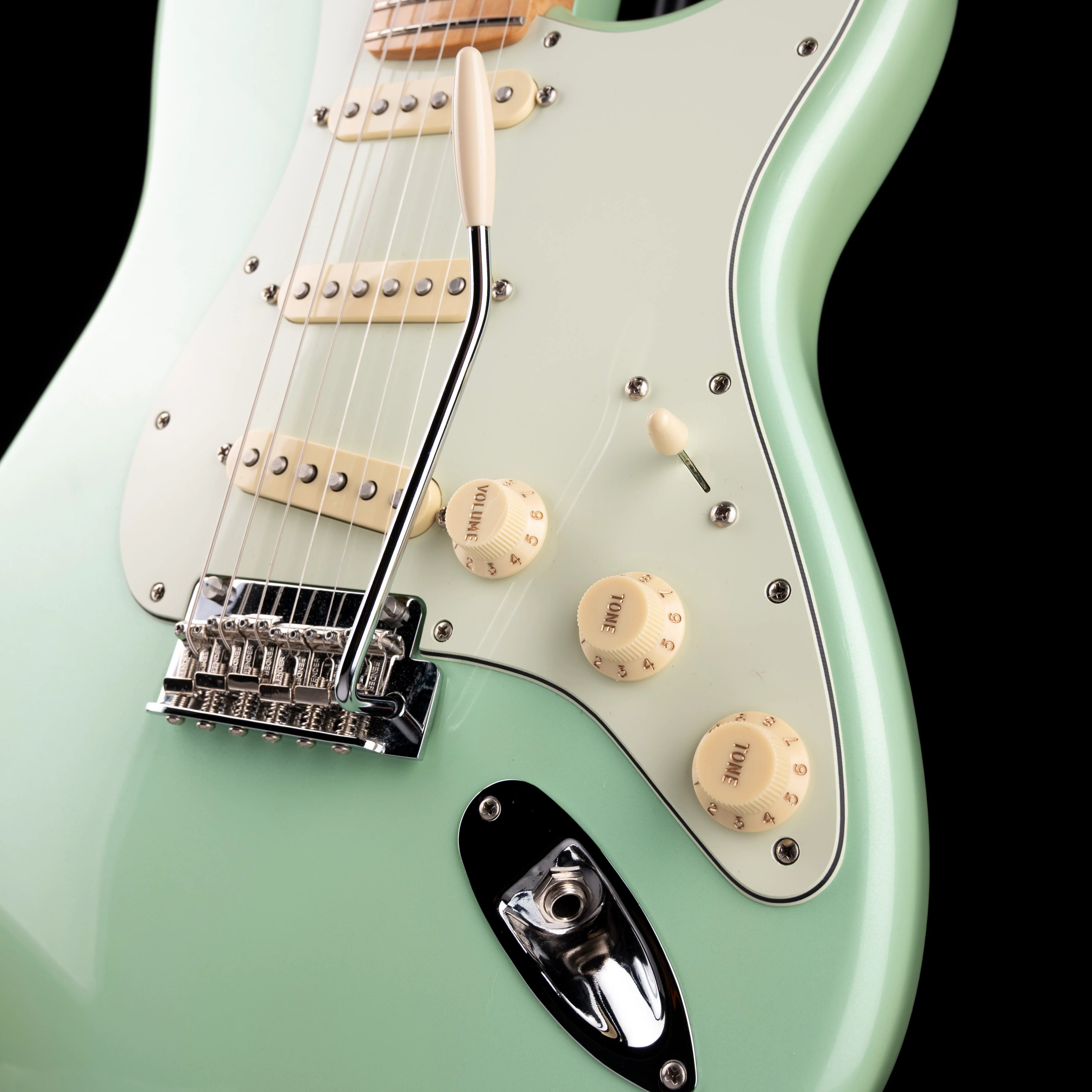 Pre Owned Fender Limited Edition Player Stratocaster Sea Foam Pearl - Image 5