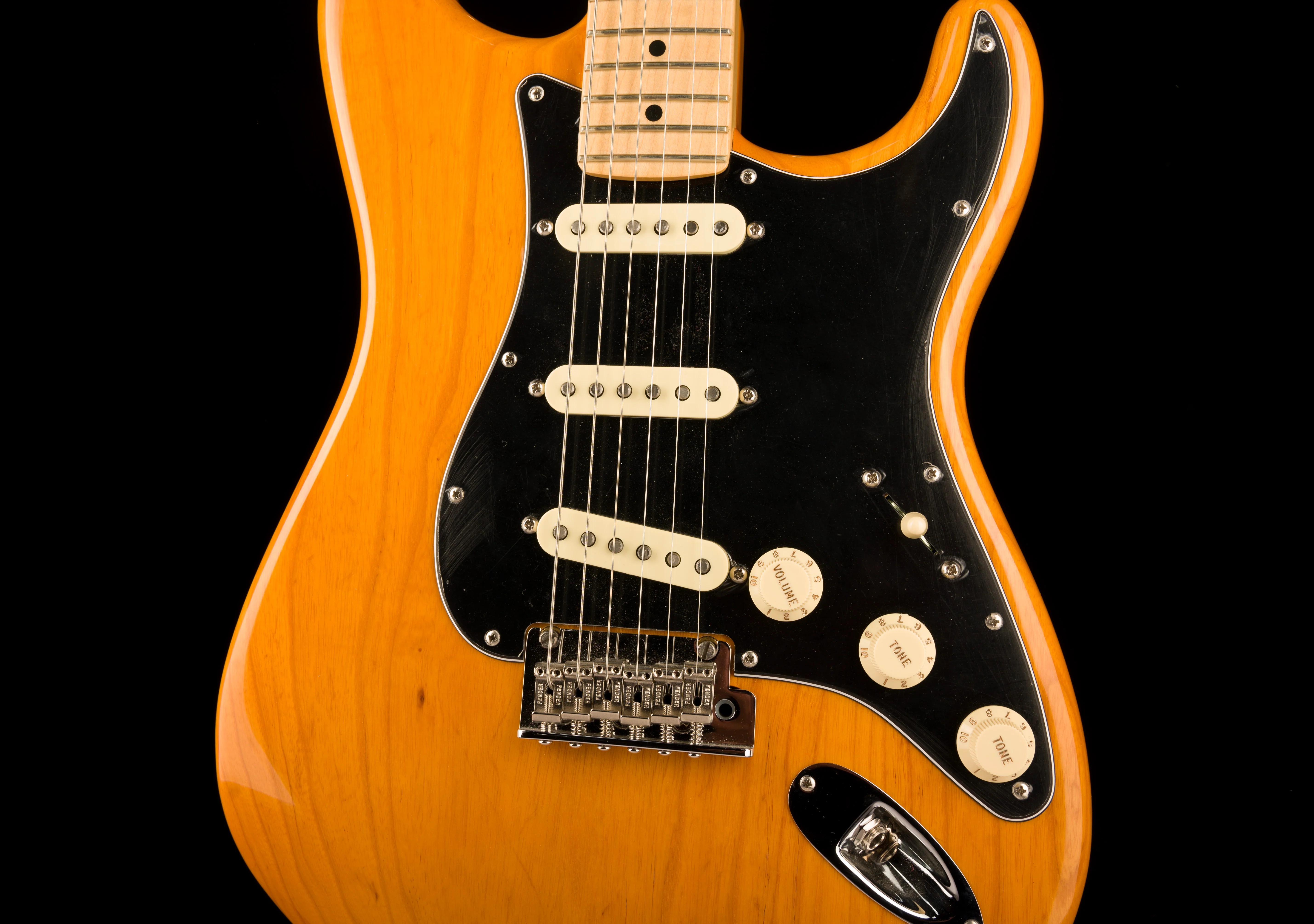Pre Owned Fender Mod Shop Strat Natural With Gig Bag - Image 6