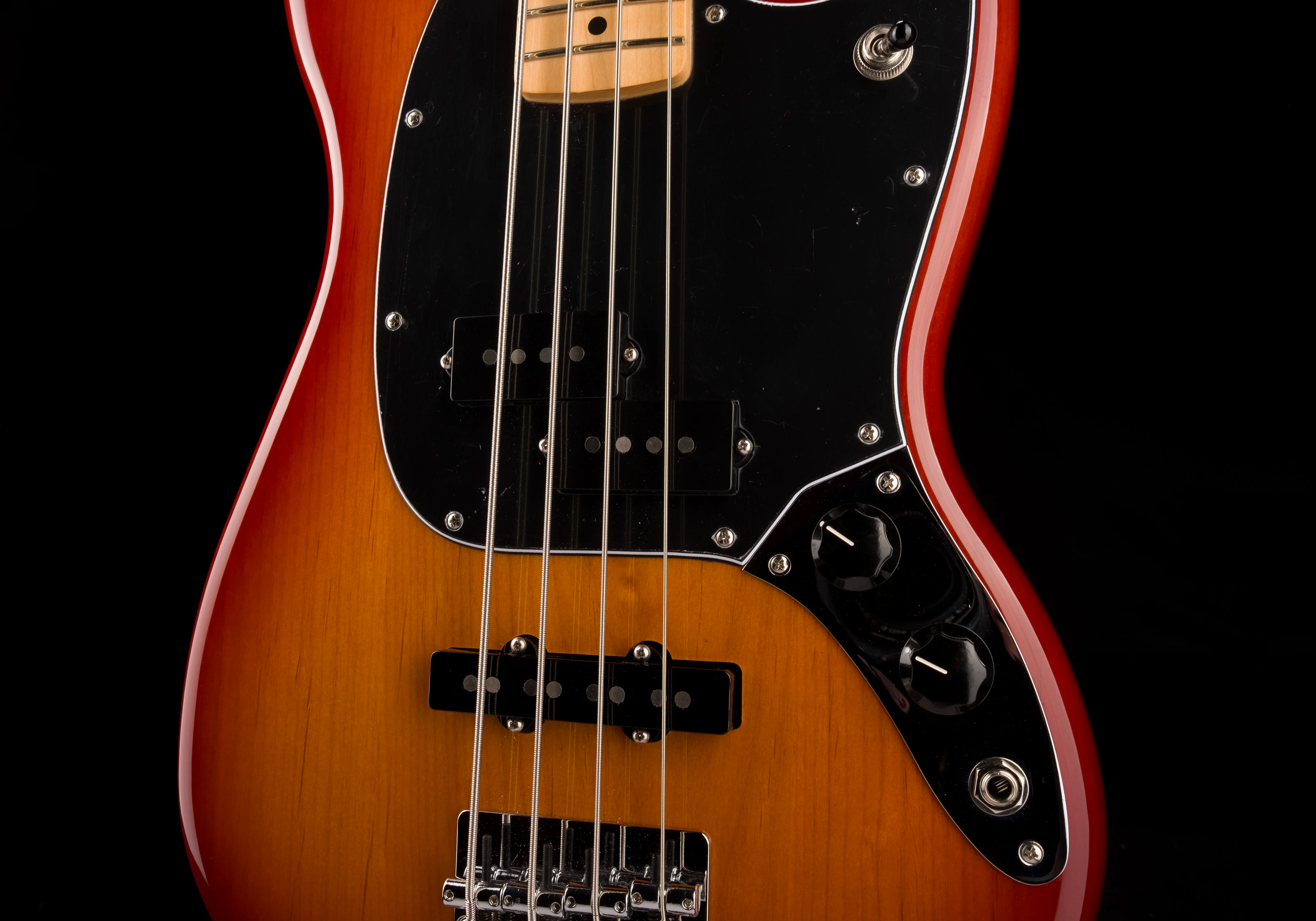 Pre Owned Fender Player Mustang PJ Bass Sienna Sunburst With Gig Bag - Image 6