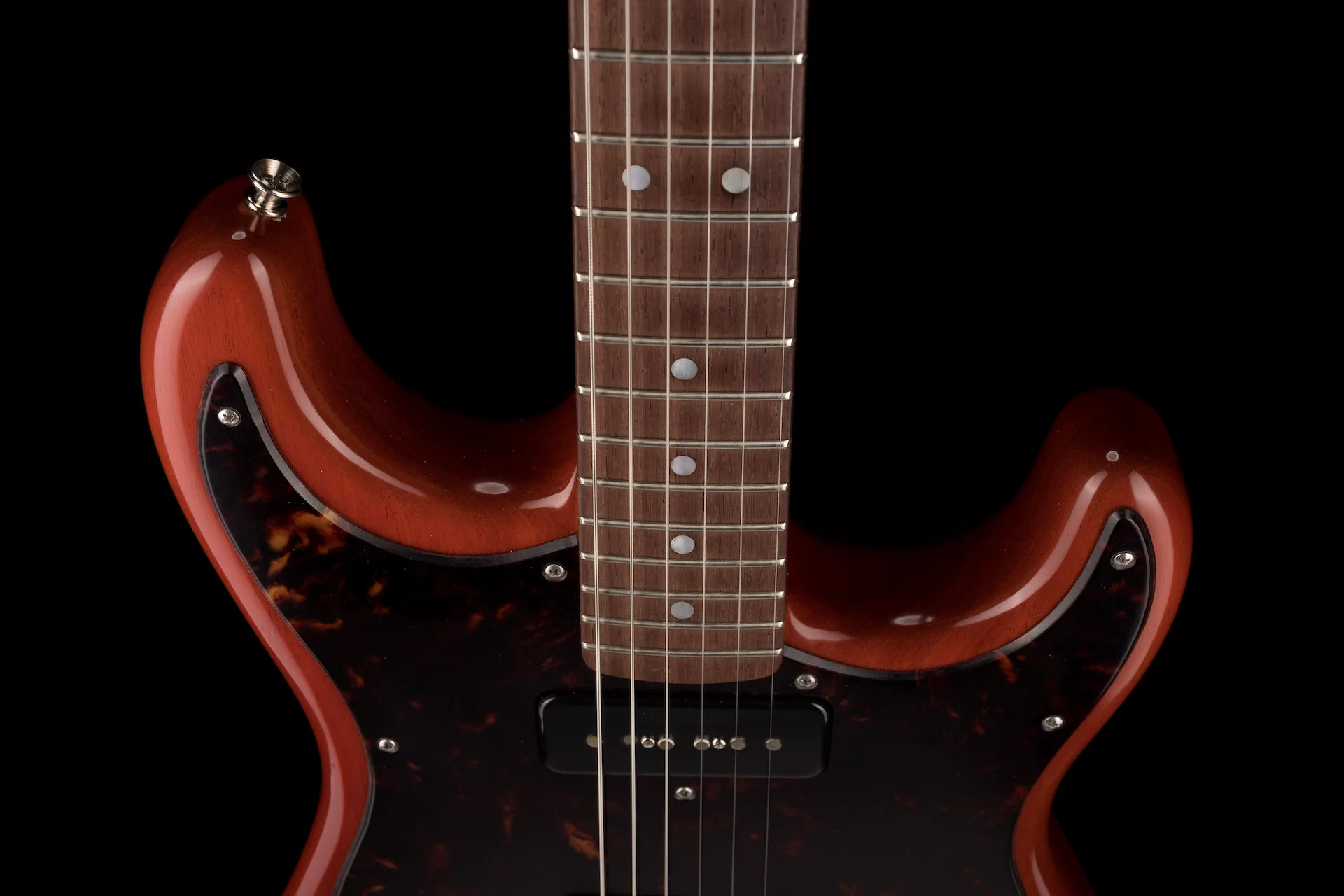 Pre Owned Fender Prototype Rattlecan Jr. Strat Jacquard Red With Case - Image 3