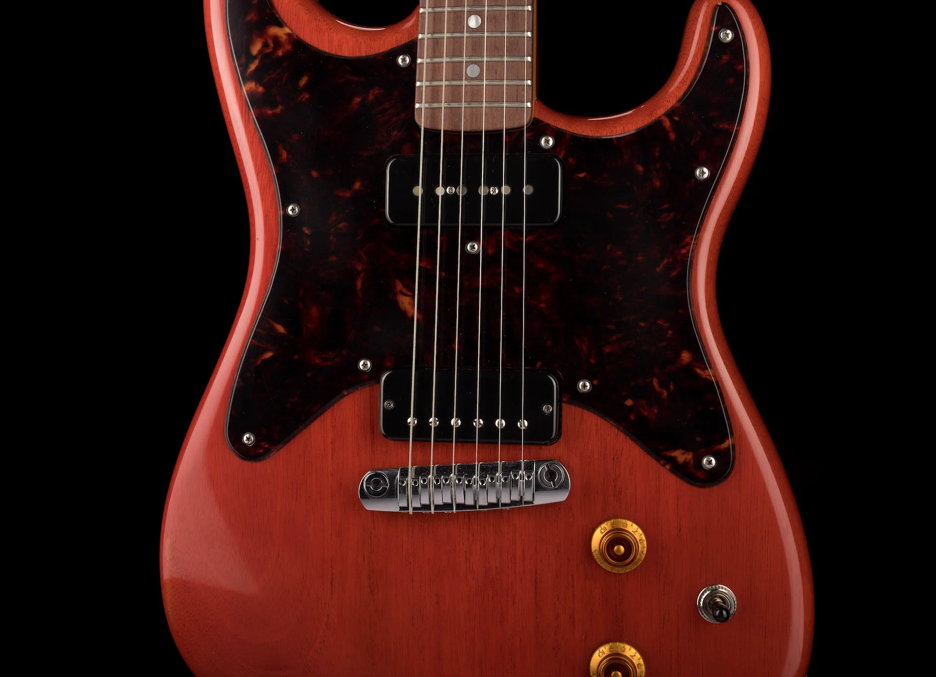 Pre Owned Fender Prototype Rattlecan Jr. Strat Jacquard Red With Case - Image 6