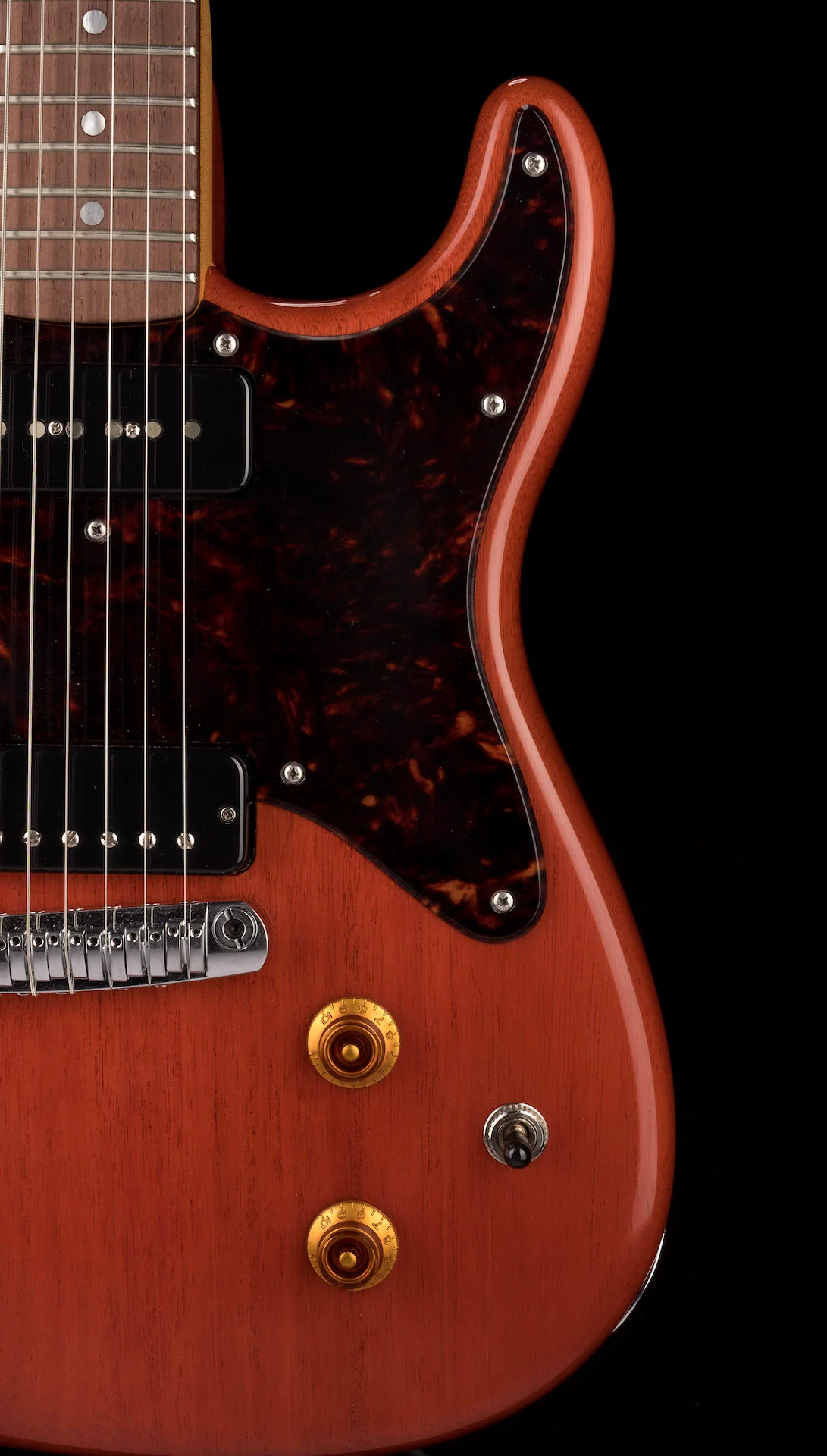 Pre Owned Fender Prototype Rattlecan Jr. Strat Jacquard Red With Case - Image 9