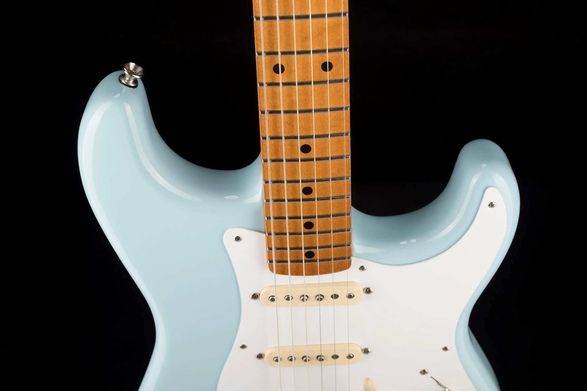 Pre Owned 2019 Fender Vintera 50’s Modified Strat Daphne Blue With Gig Bag - Image 3