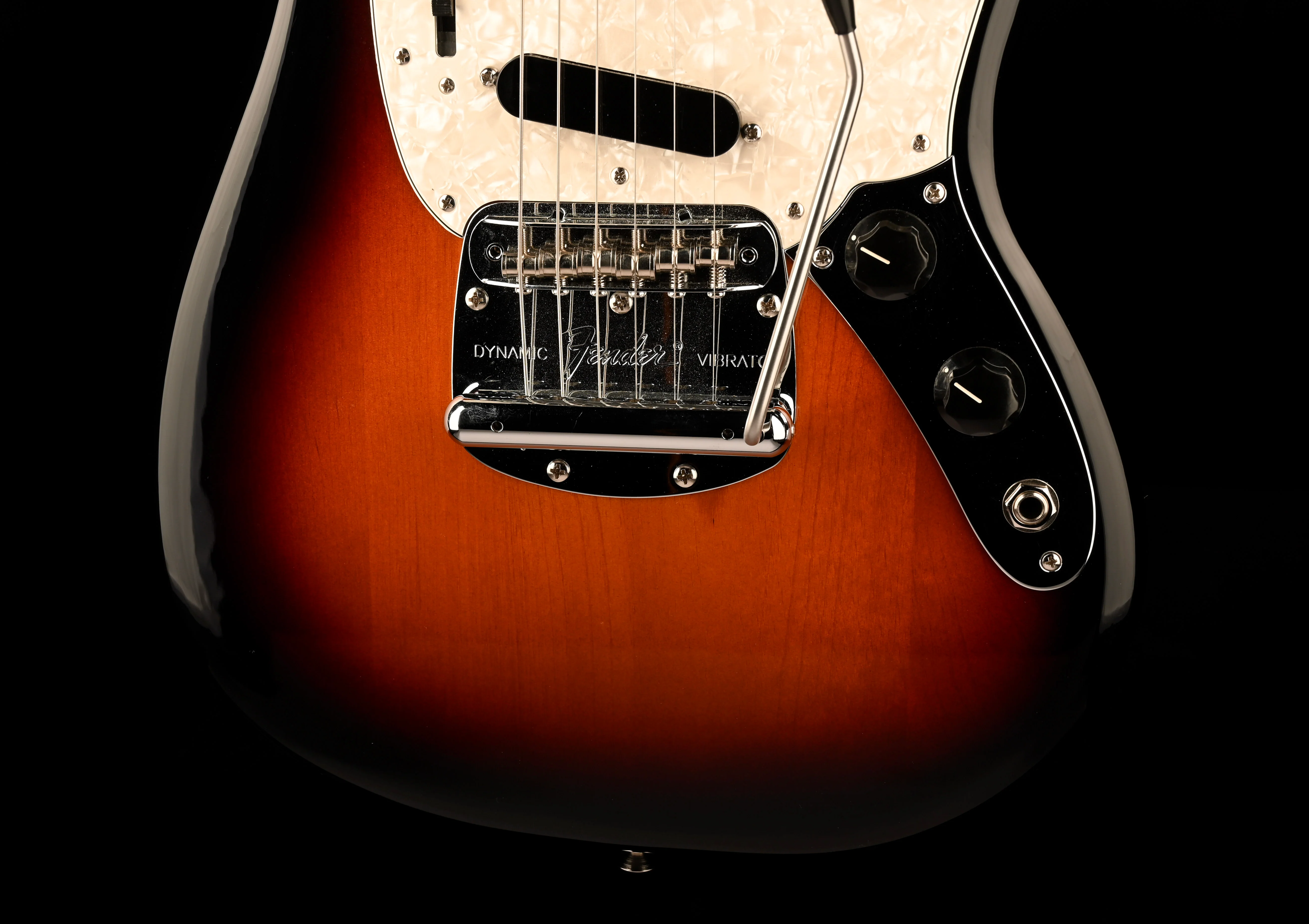 Pre Owned '22 Fender Vintera '60s Mustang Guitar 3-Color Sunburst With Gig Bag - Image 5