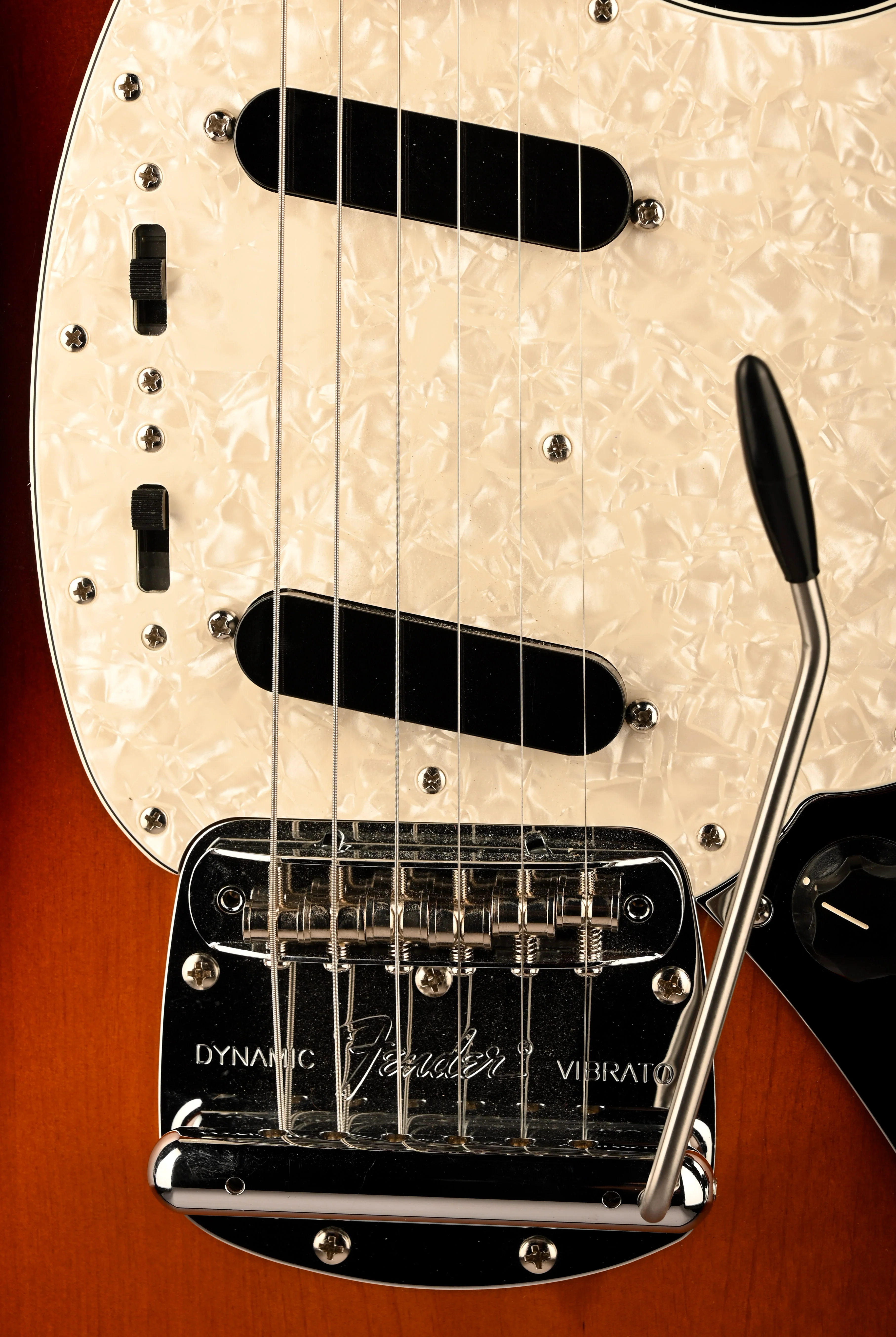 Pre Owned '22 Fender Vintera '60s Mustang Guitar 3-Color Sunburst With Gig Bag - Image 7