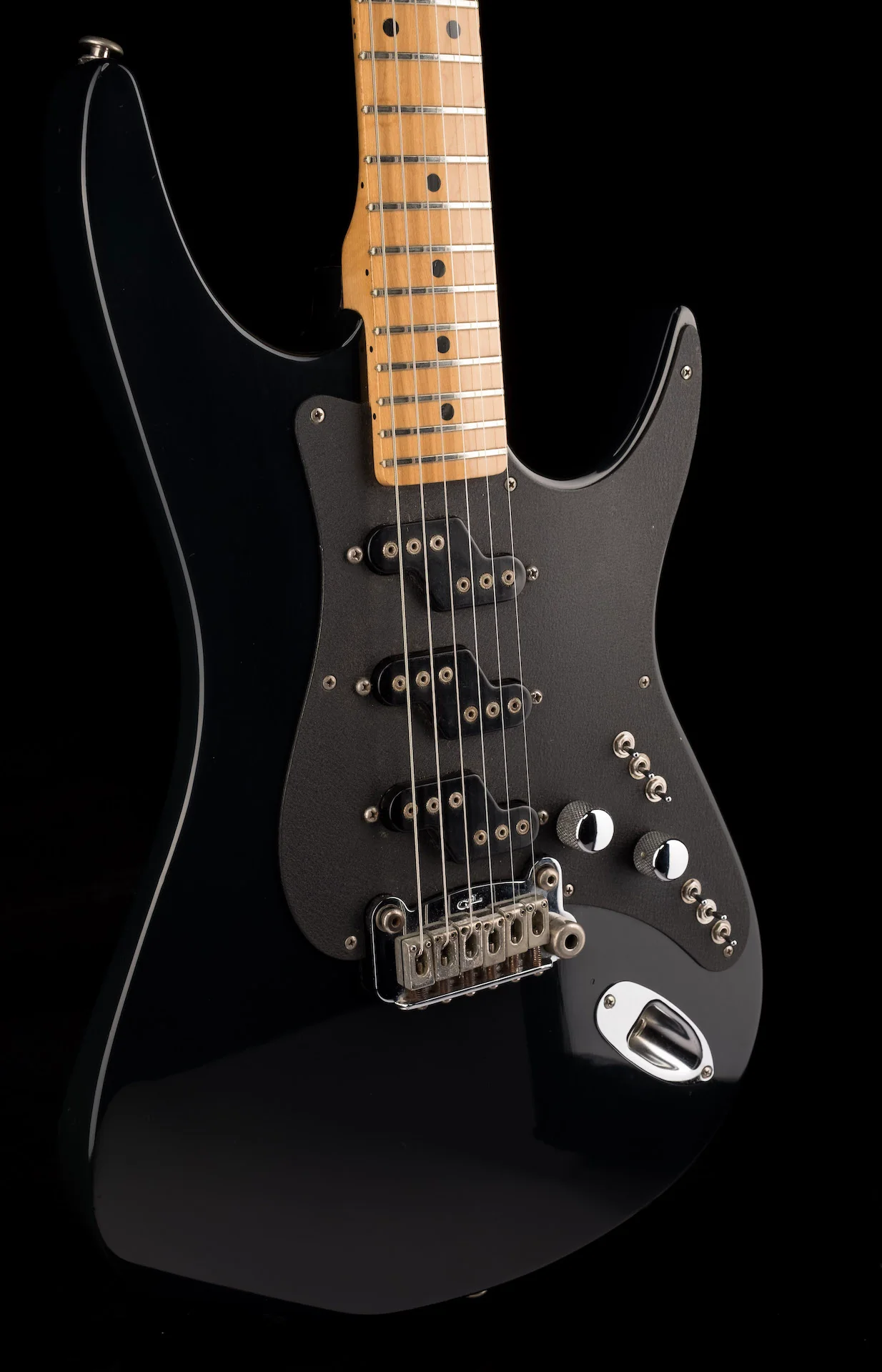 Pre Owned G&L 1990/1991 Comanche VI Black Electric Guitar With OHSC - Image 11