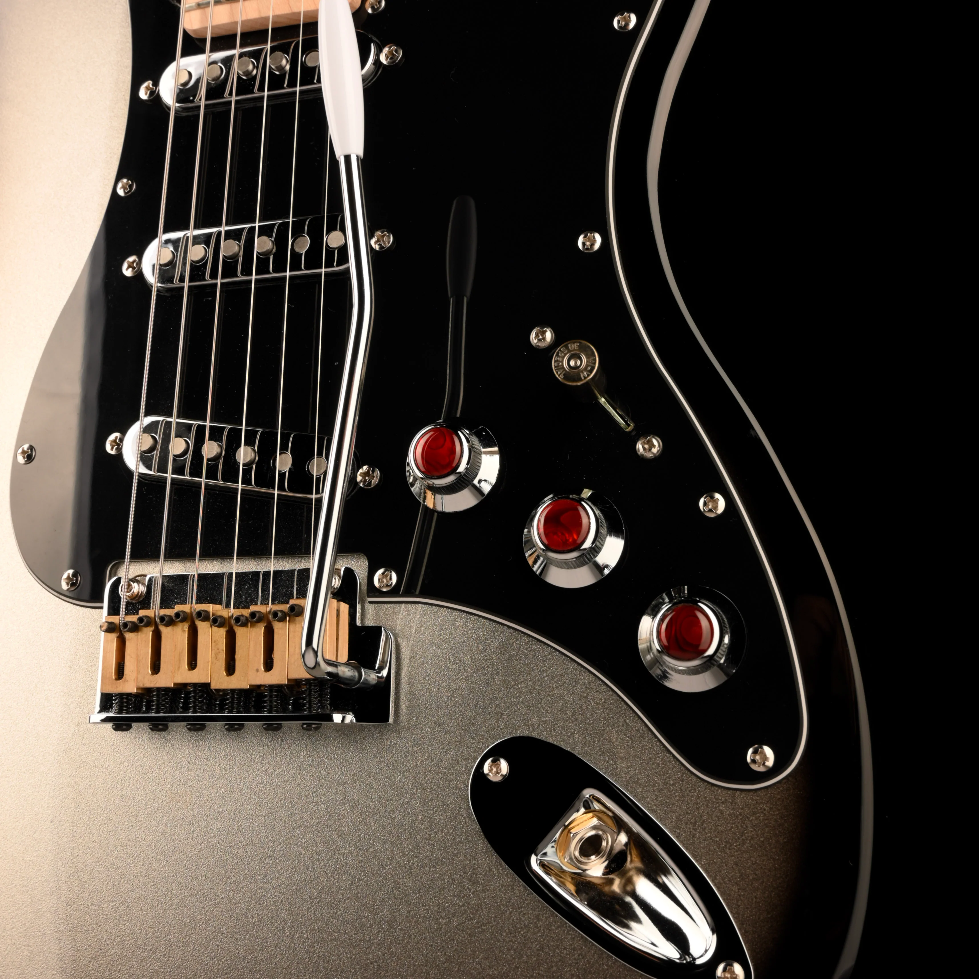 Pre Owned G&L Tribute Series Placentia Legacy Silverburst - Image 6